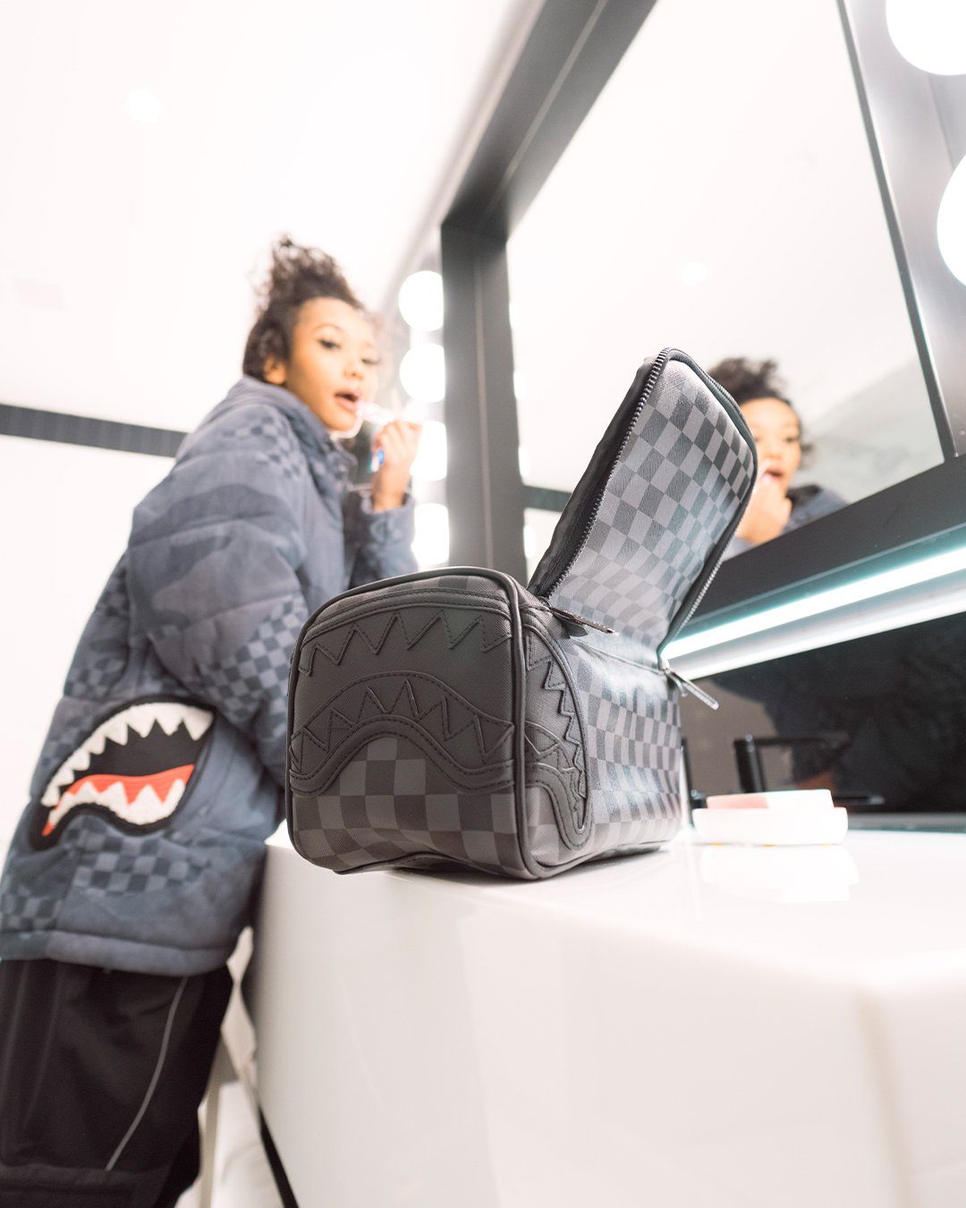 Henny Black Toiletry Bag - Image 2
