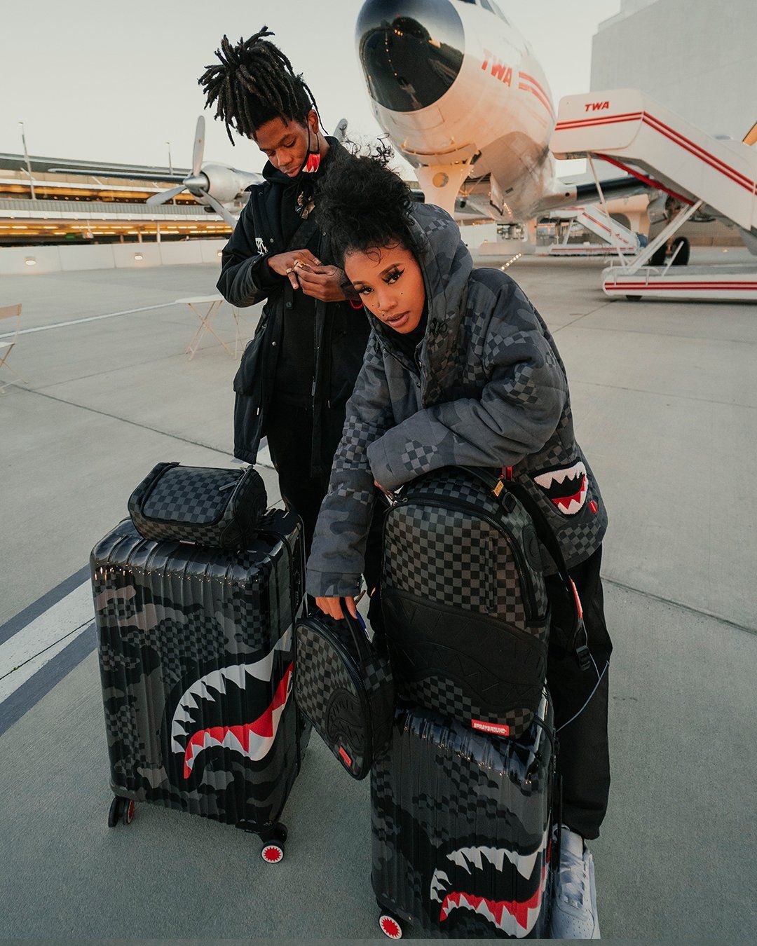 3AM Sharknautics 29.5” Full-Size Luggage - Image 12