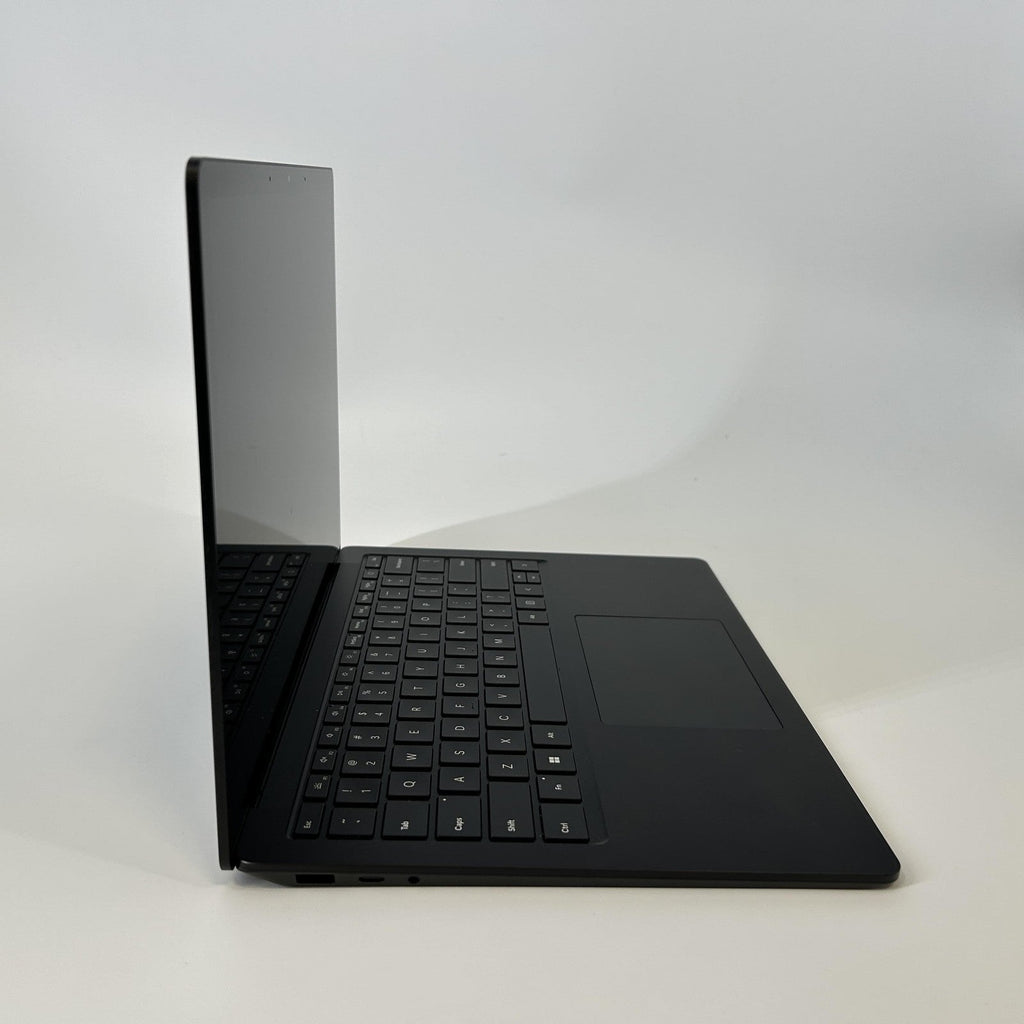 Microsoft Surface Laptop 5 13.5 Black 2.7 GHz Intel Core i7 12th Gen. 16GB RAM 512GB Solid State Drive - Image 3