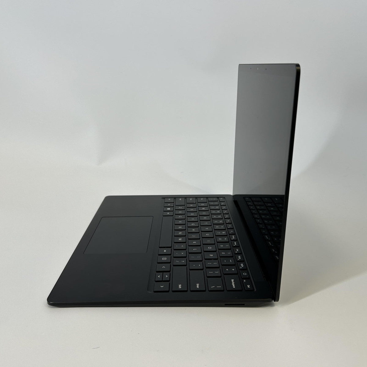 Microsoft Surface Laptop 5 13.5 Black 2.7 GHz Intel Core i7 12th Gen. 16GB RAM 512GB Solid State Drive - Image 4