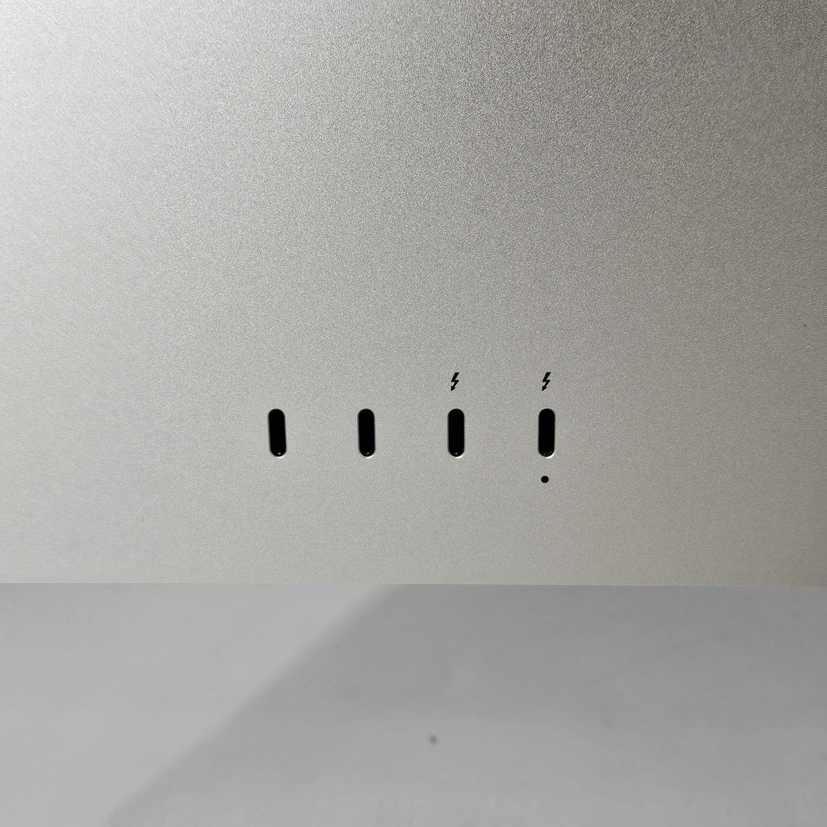 Apple Studio Display 27in 2026 Silver - Image 5