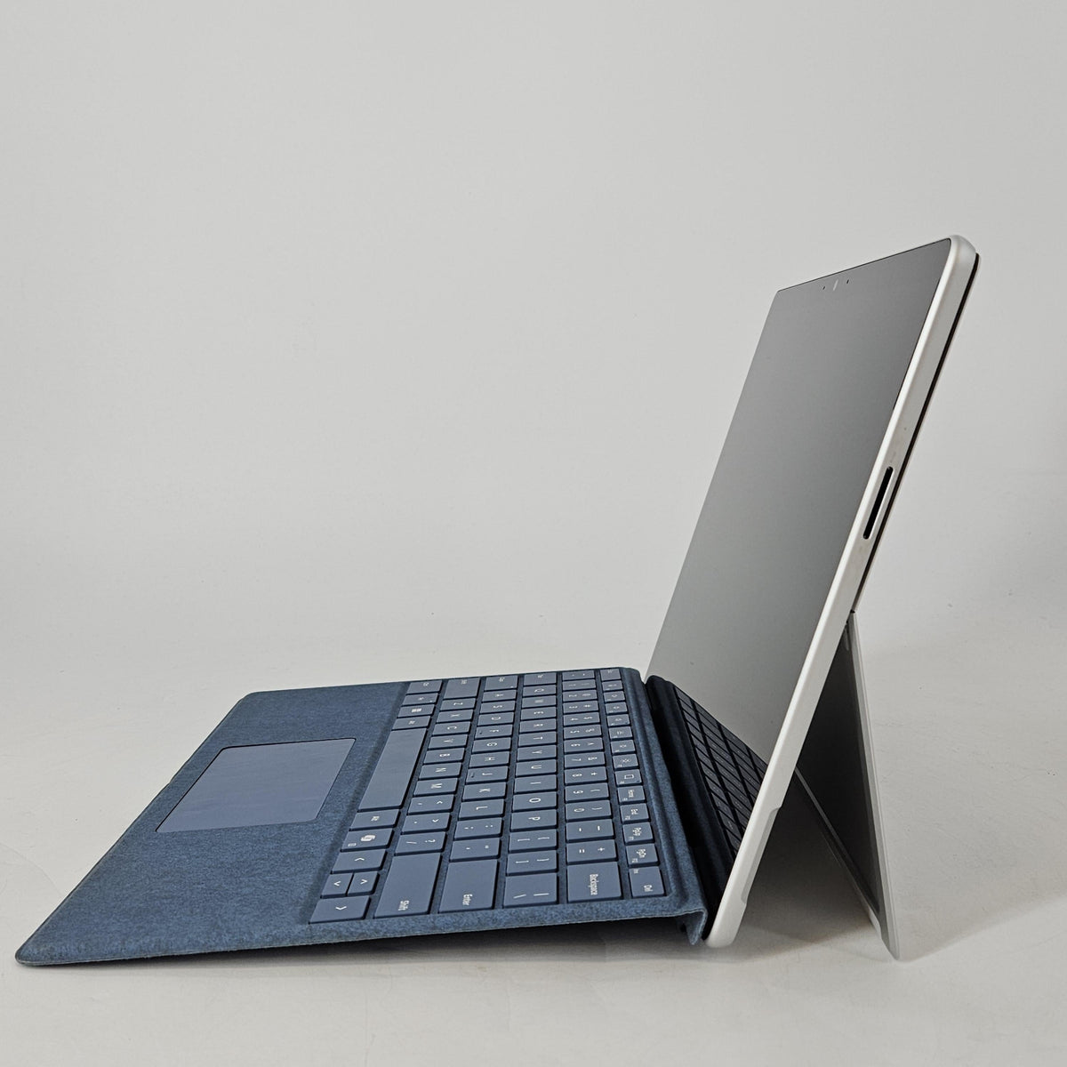Microsoft Surface Pro 9 13 Platinum WiFi 2.6 GHz Intel Core i7 12th Gen. 32GB RAM 1TB Solid State Drive - Image 5