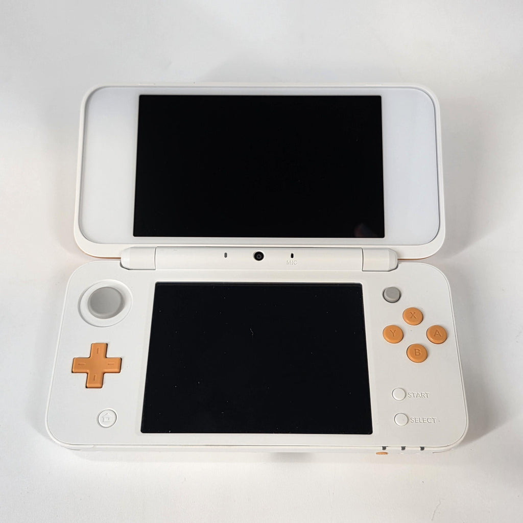 Nintendo New 2DS XL White + Orange White - Image 3