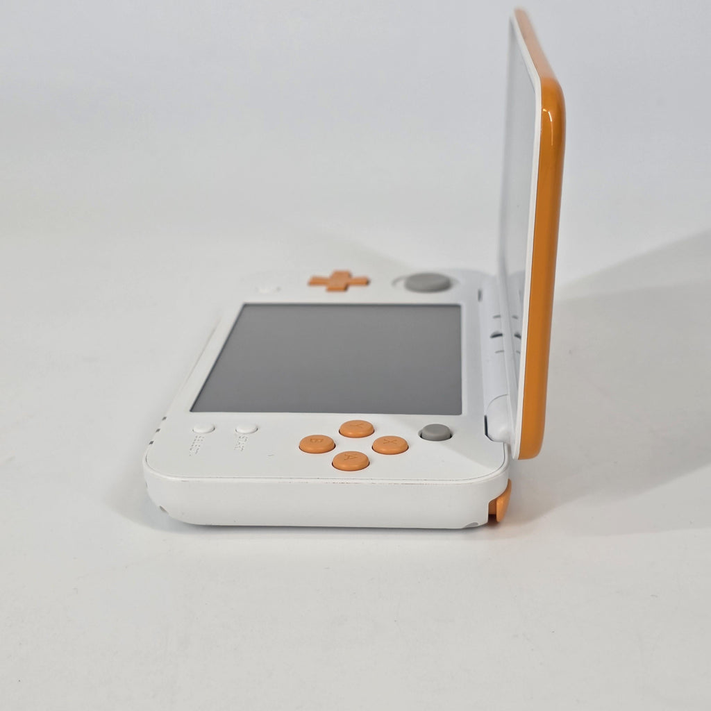Nintendo New 2DS XL White + Orange White - Image 5