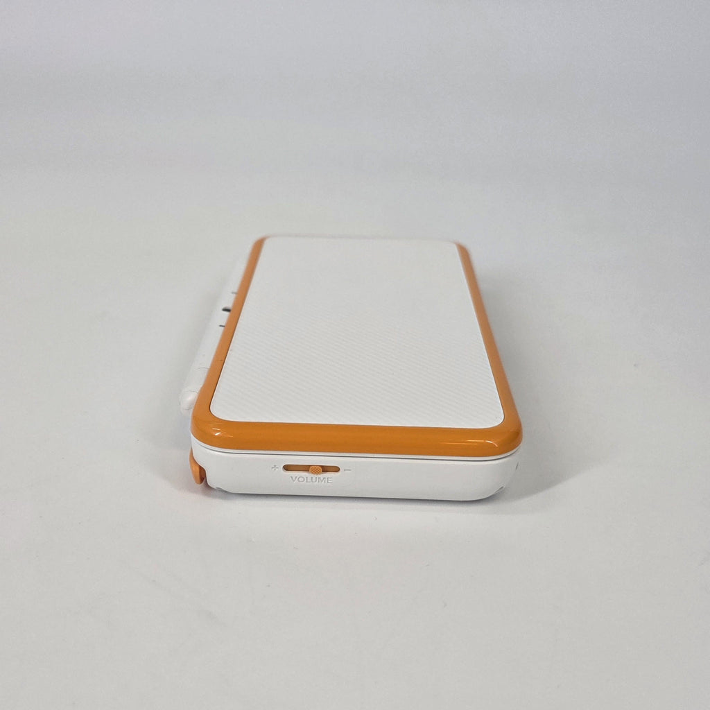 Nintendo New 2DS XL White + Orange White - Image 9