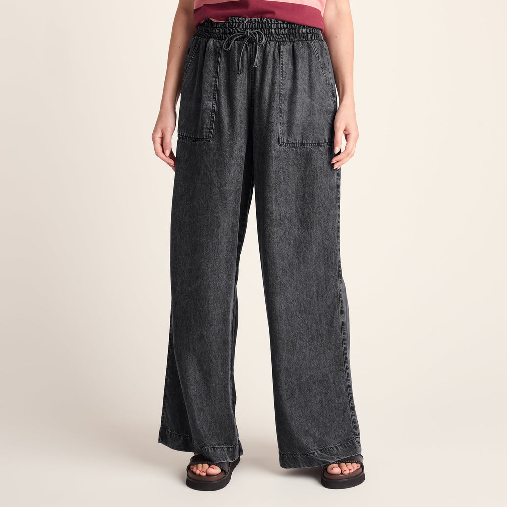 Lucy Womens Wide Leg Denim Look Trousers - Washed Black - Image 2