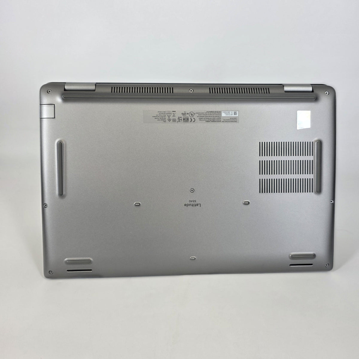 Dell Latitude 5540 15.6 Silver 1.9 GHz Intel Core i7 13th Gen. 32GB RAM 1TB Solid State Drive - Image 9