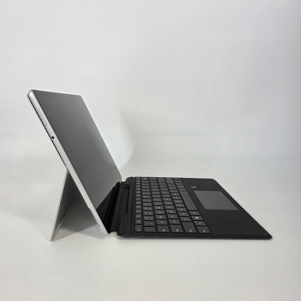 Microsoft Surface Pro 8 13 Silver WiFi 2.6 GHz Intel Core i5 11th Gen. 16GB RAM 256GB Solid State Drive - Image 3