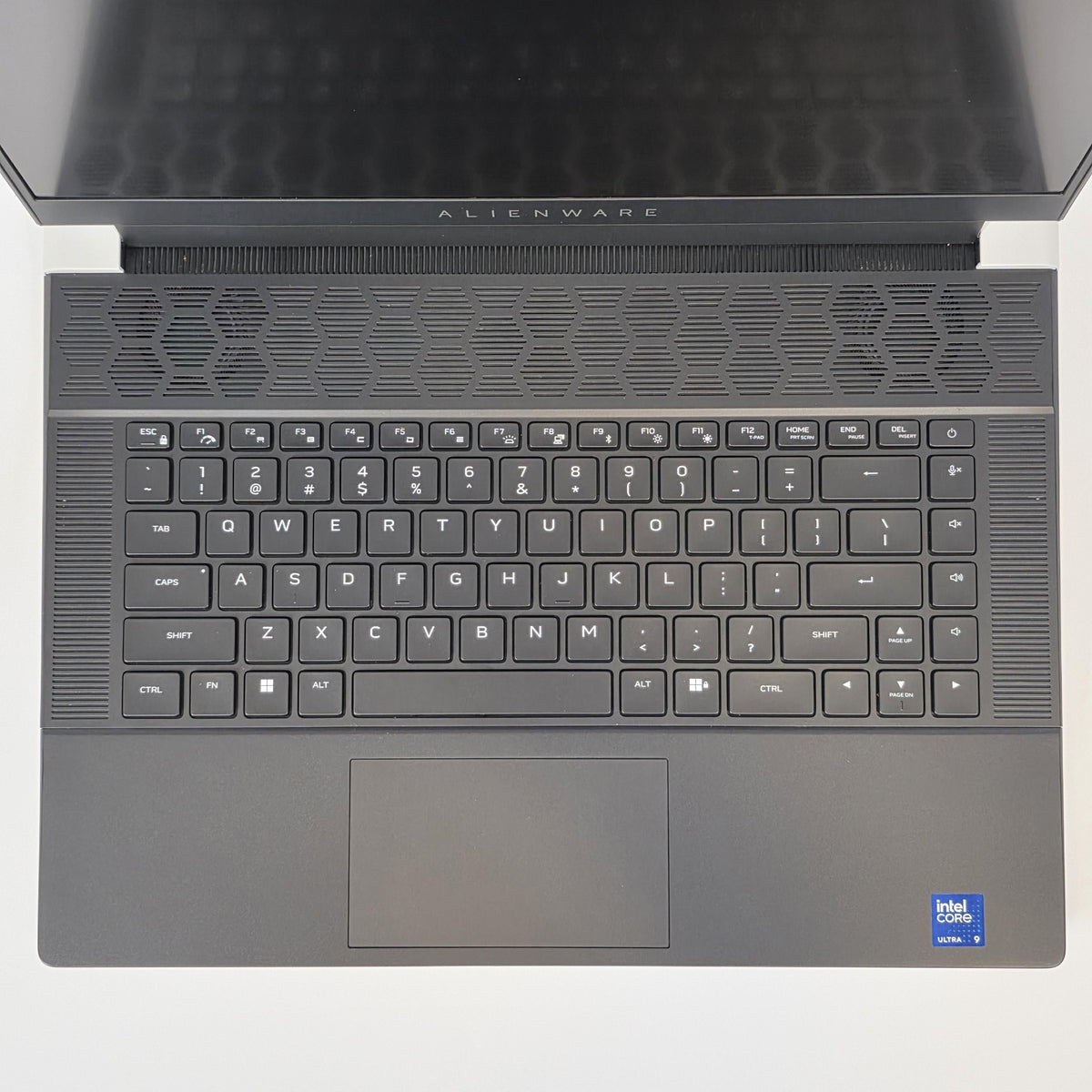 Dell Alienware X16 R2 Silver 2.3 GHz Intel Core Ultra 9 32GB RAM 1TB Solid State Drive NVIDIA GeForce RTX 4070 8 GB - Image 2