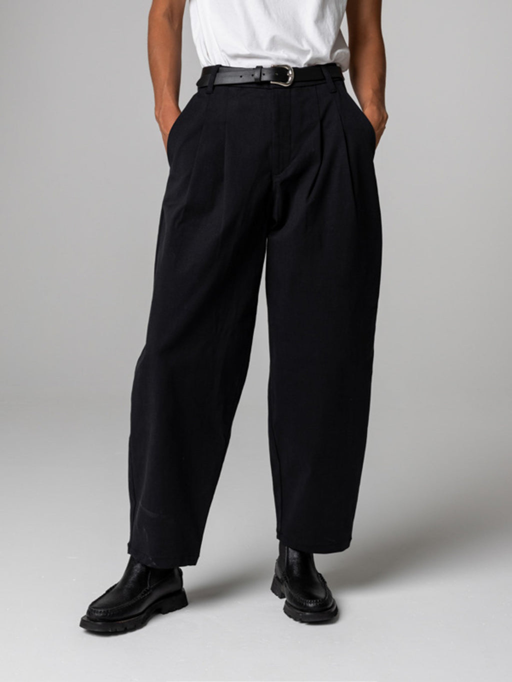 Women's Amy Powney + Finisterre Pleat Front Trouser - Image 3