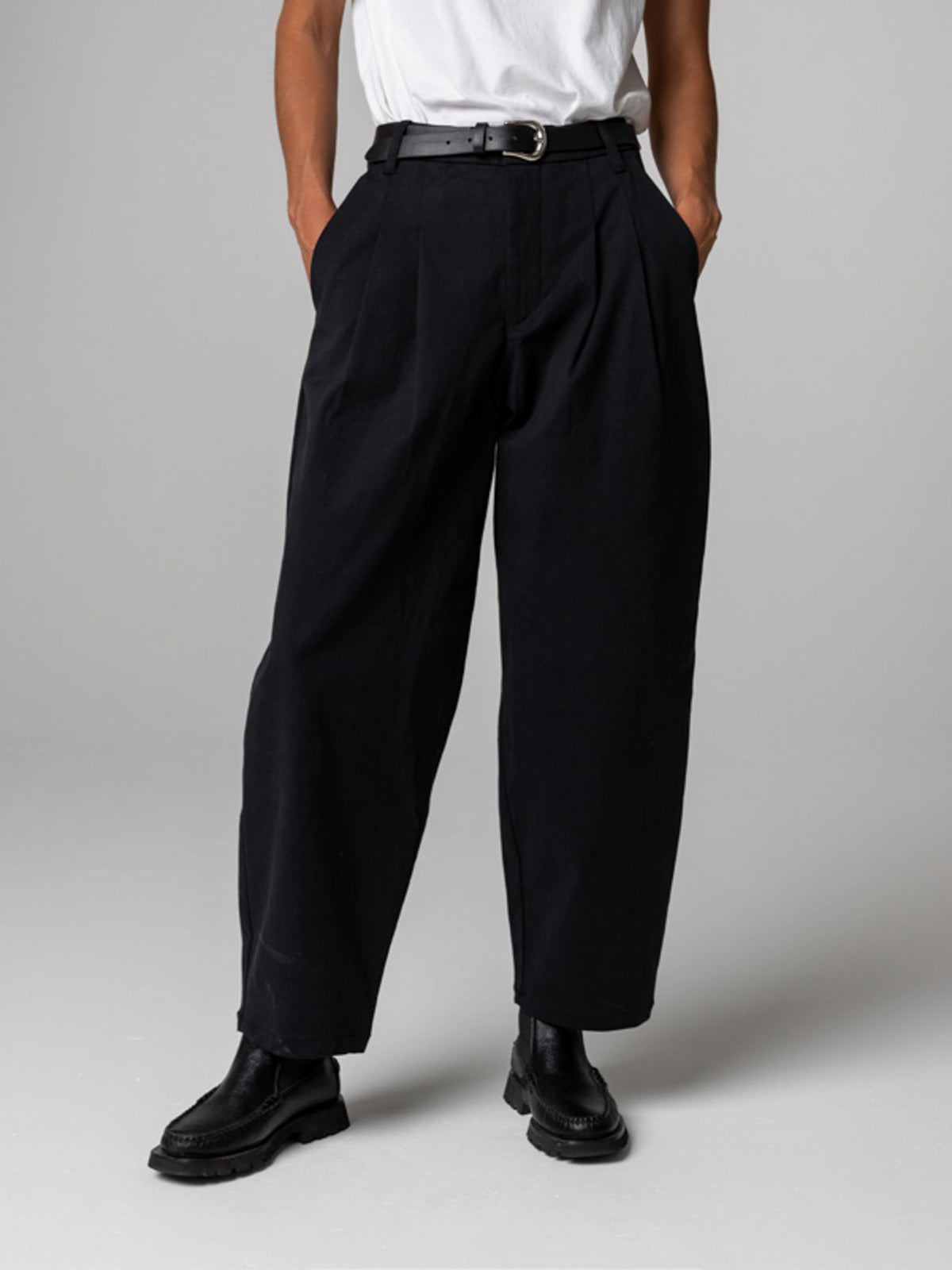 Women's Amy Powney + Finisterre Pleat Front Trouser - Image 3