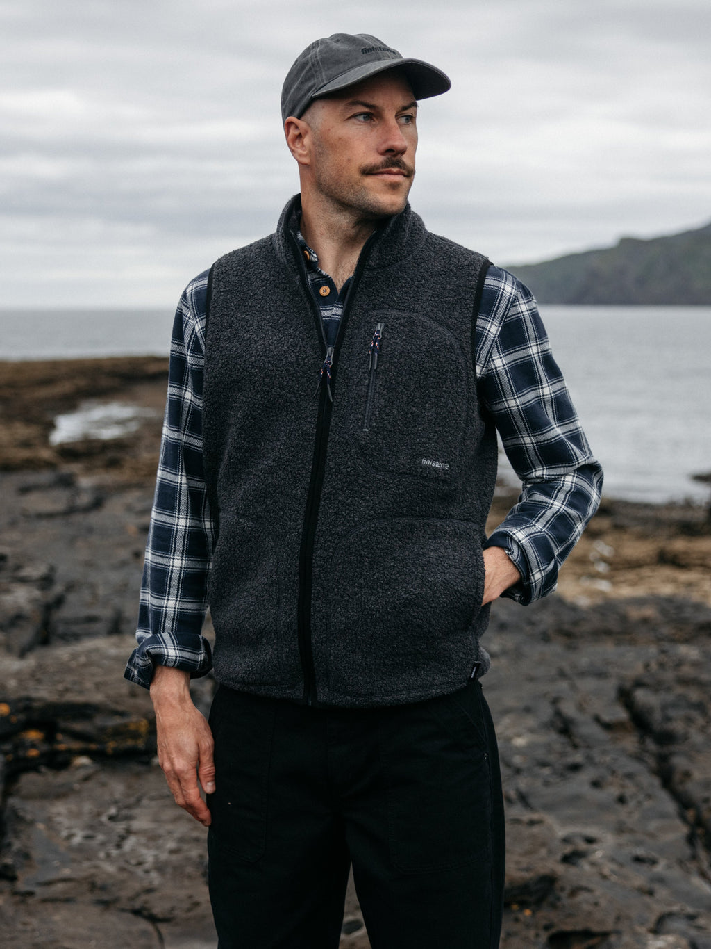 Men's Portell Wool Fleece Gilet - Image 2