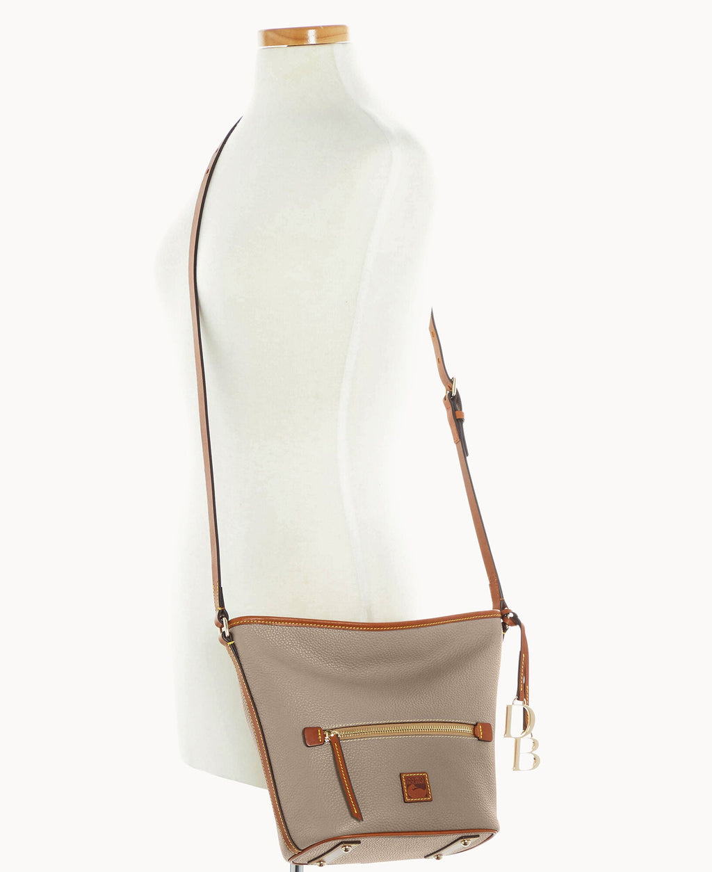 Pebble Grain Zip Sac - Image 36