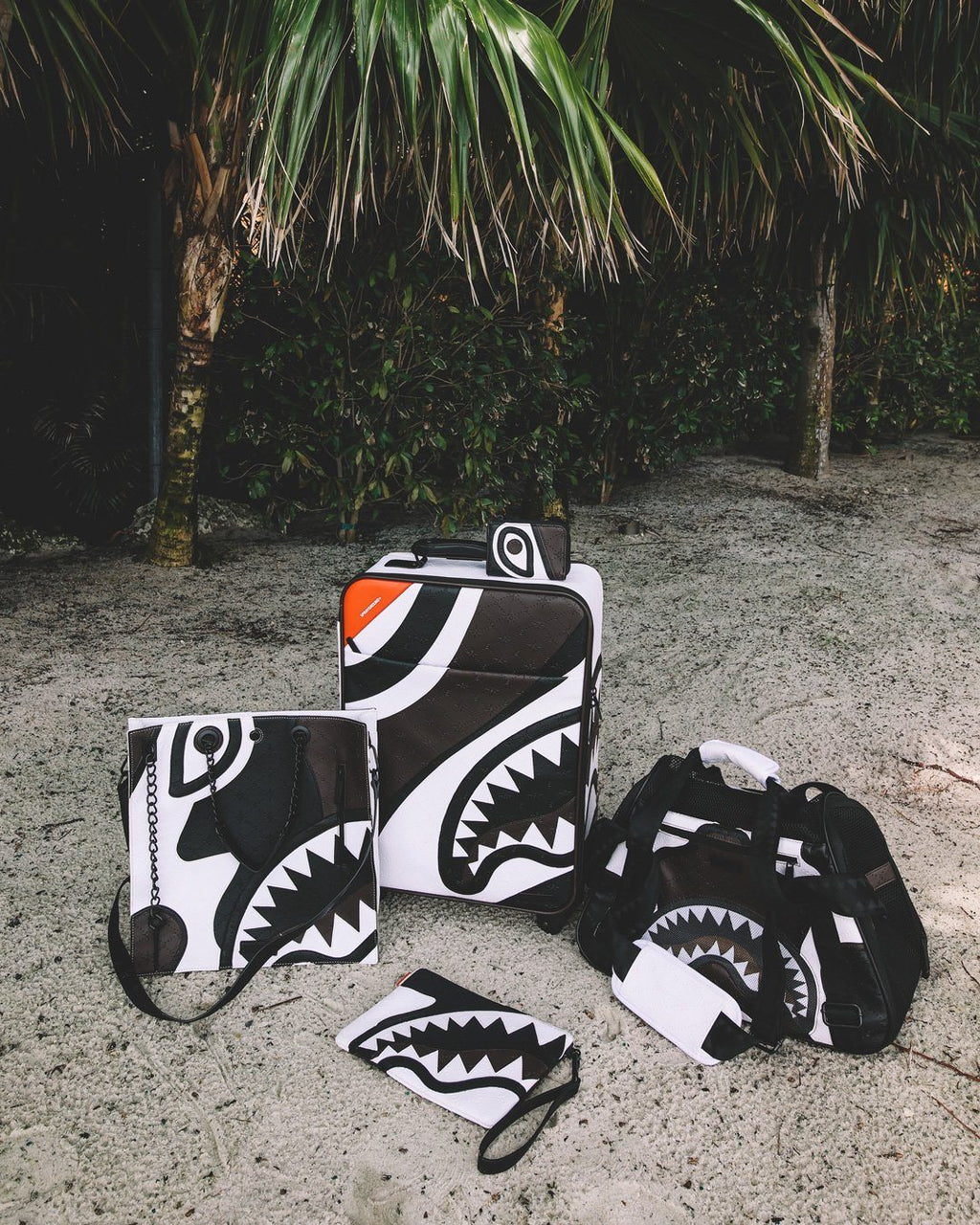 V.v.i.p. Crossover Clutch - Image 8