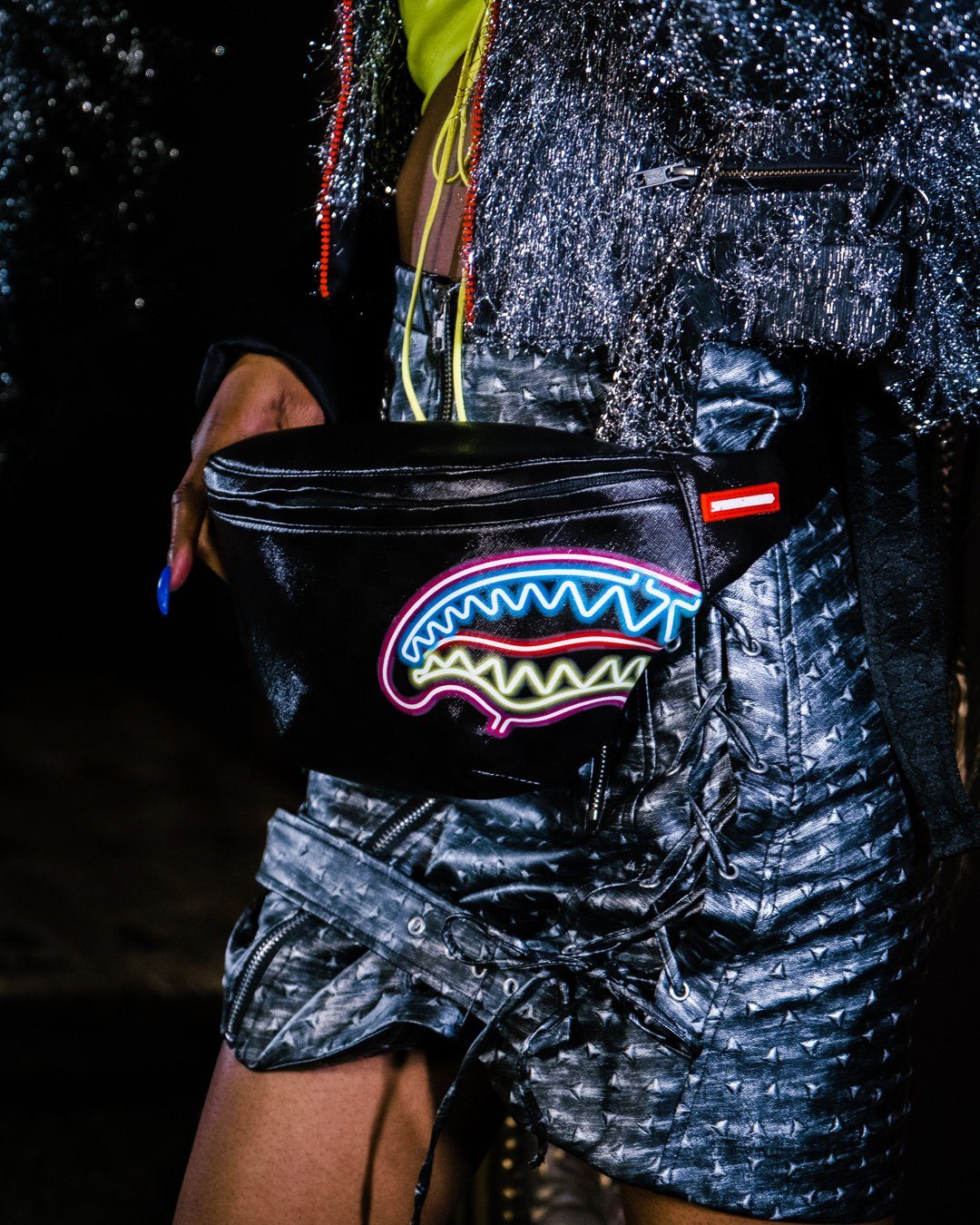 Sharks in Paris Glow Savvy Crossbody - Image 4