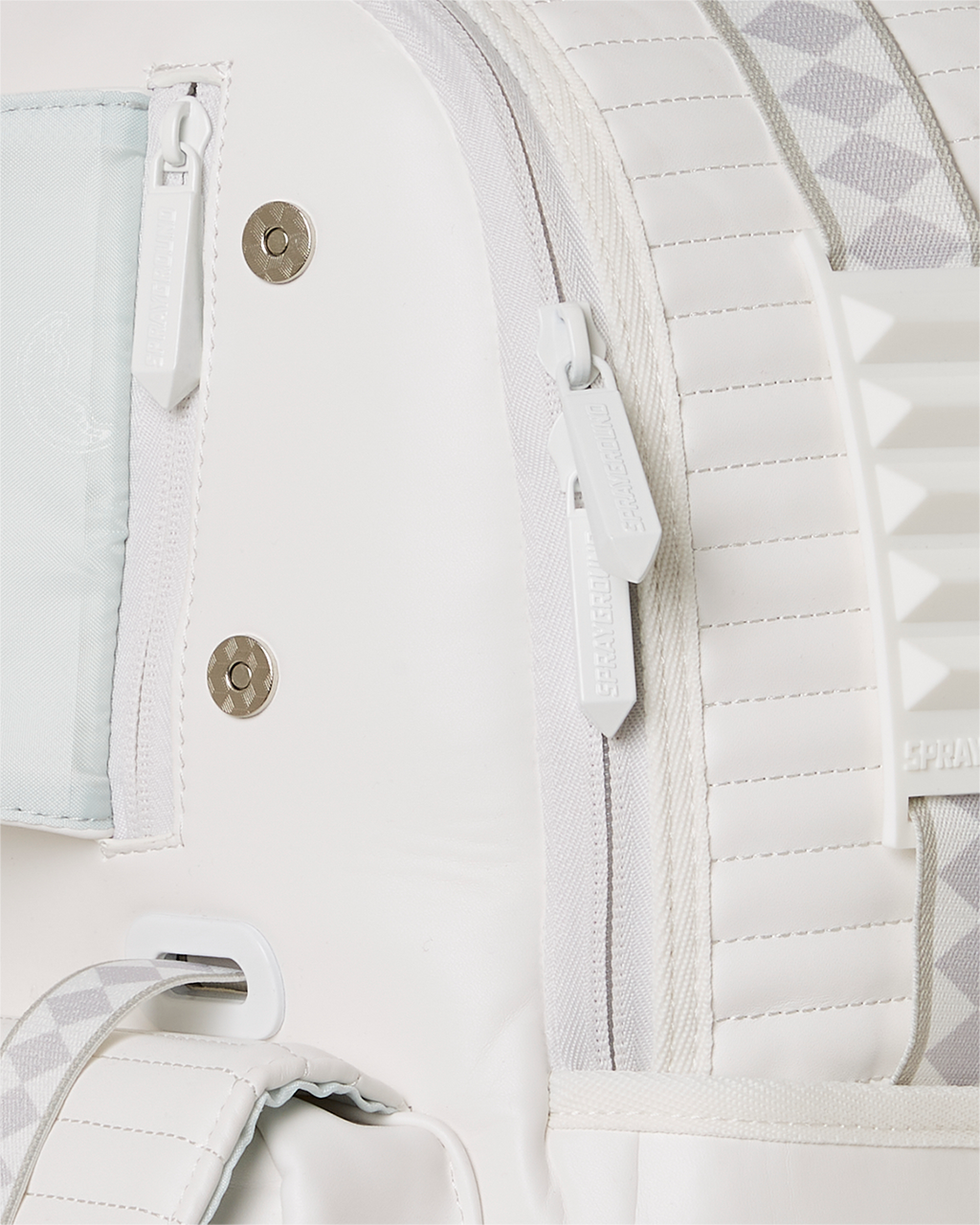 Future Traveler Cargo Backpack - Image 10