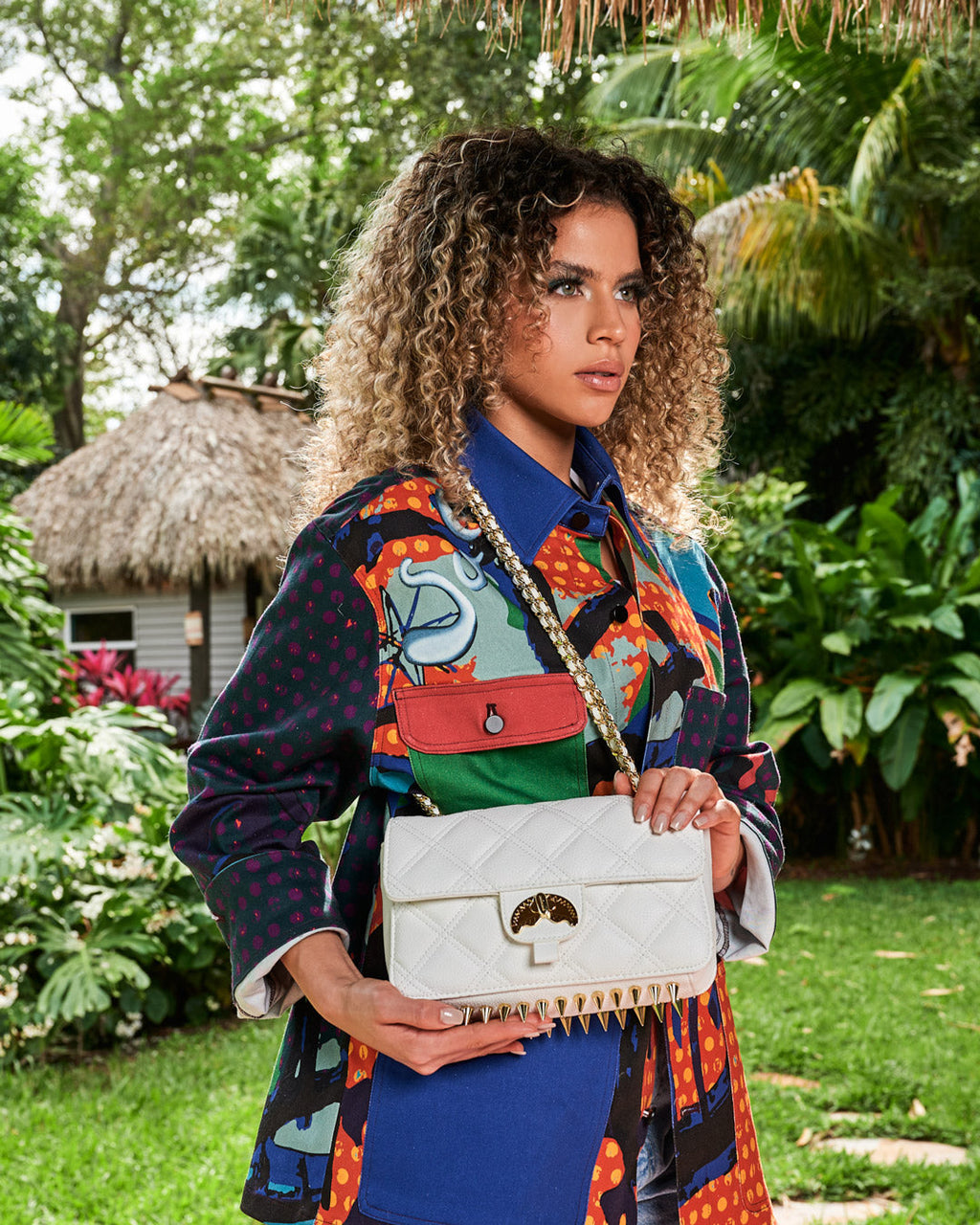 Riviera Le Blanc Gold Chain Shark Handbag - Image 2