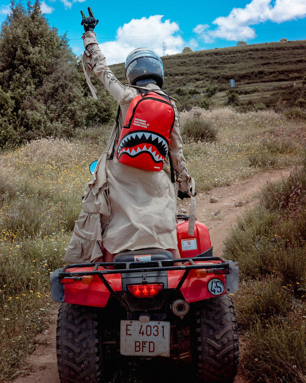 Shark Central (Red) (Dlxv) - Image 6