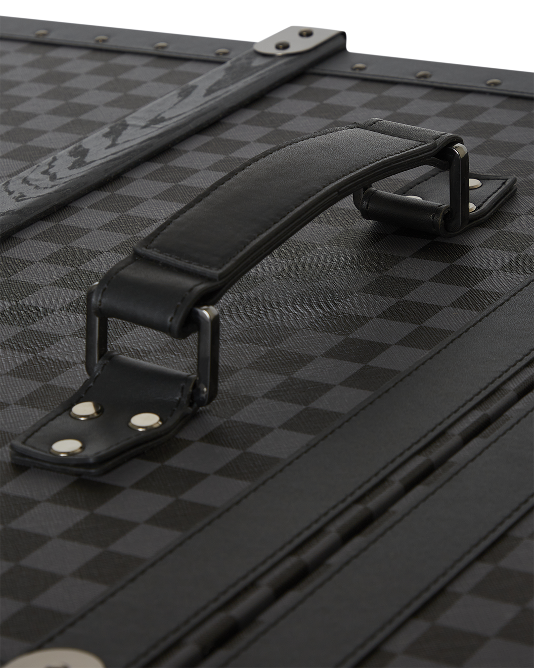 Vanquish II Wardrobe Trunk - Image 29
