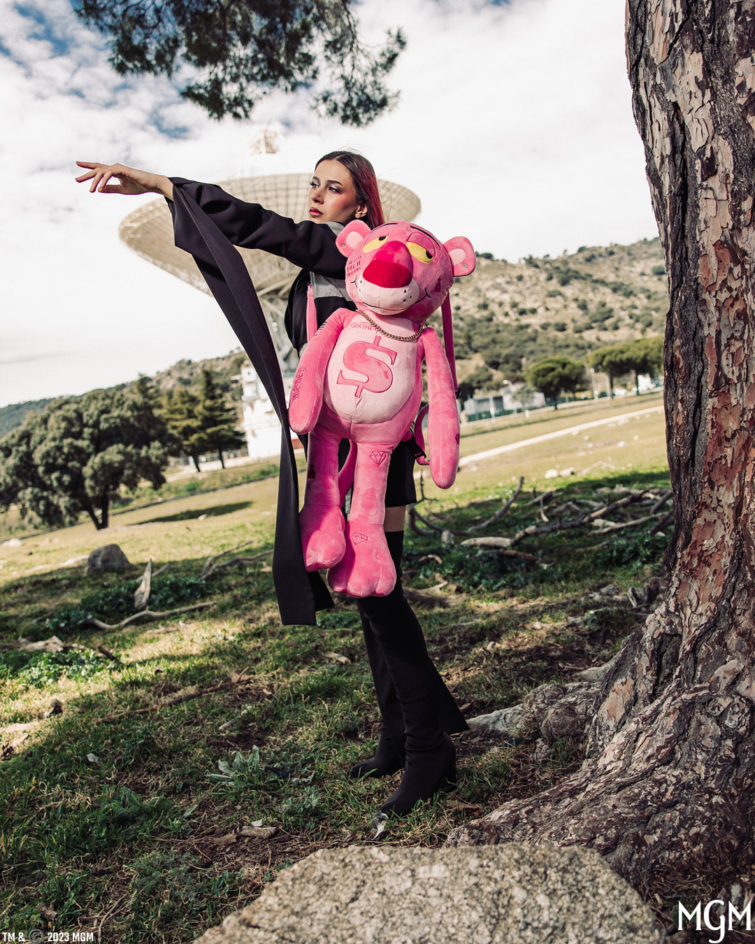 Pink Panther Up to No Good Teddy Bear Backpack - Image 2