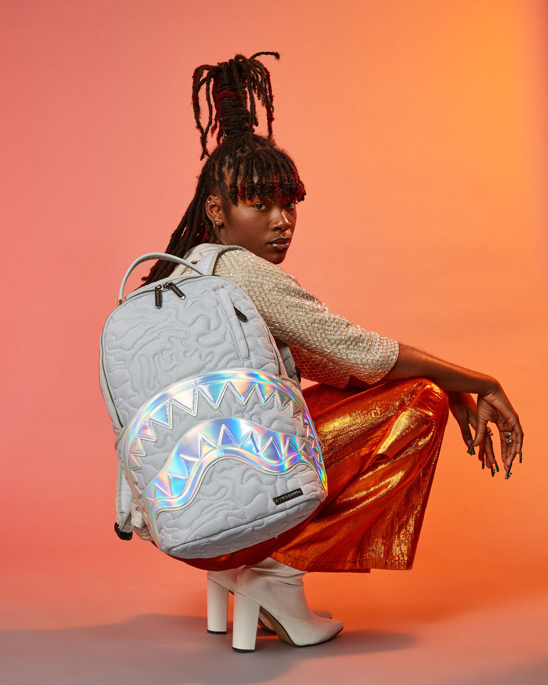 Mirashaku Iridescent Quilt Backpack - Image 10