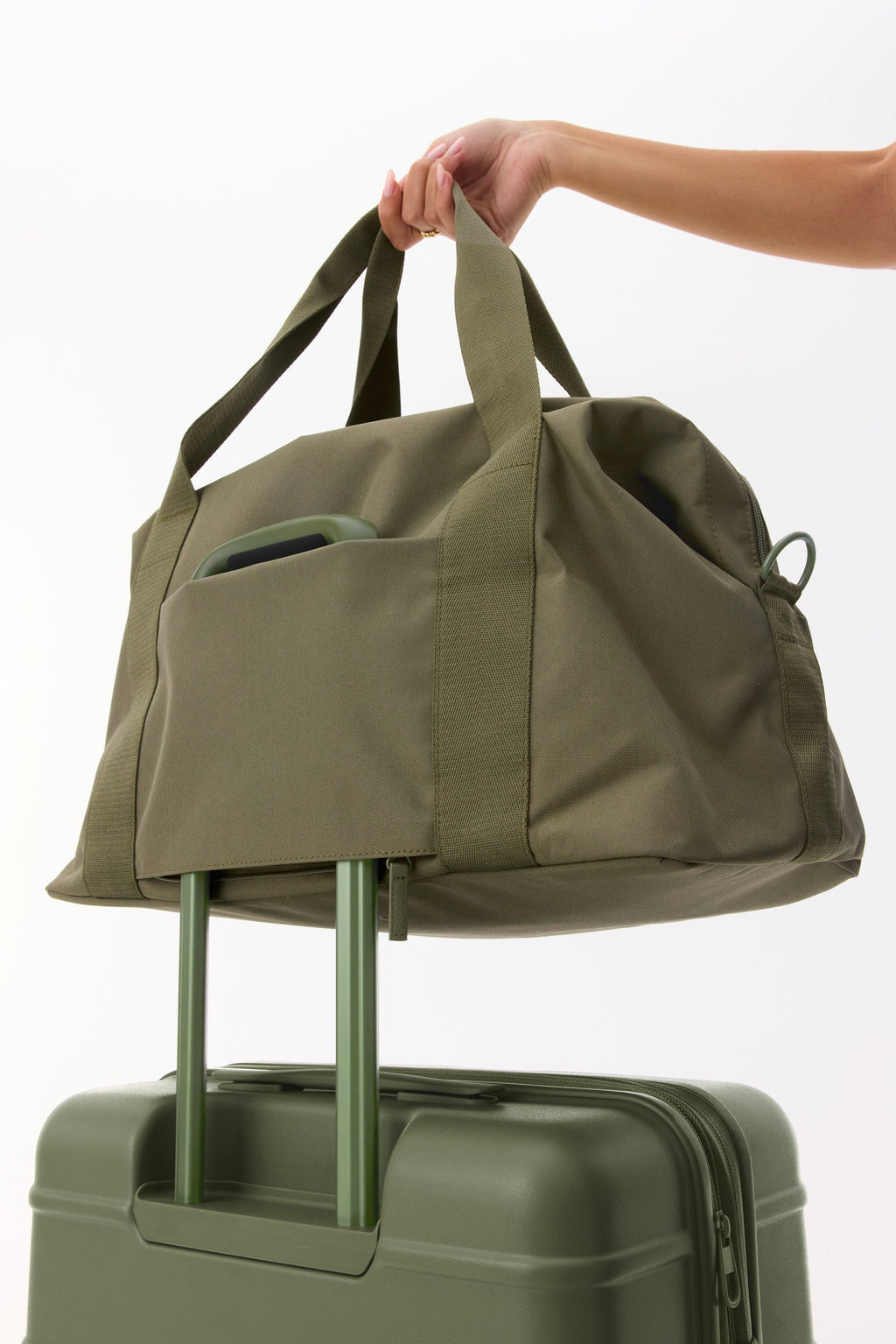 Resale The BÉISics Duffle in Olive - Image 6