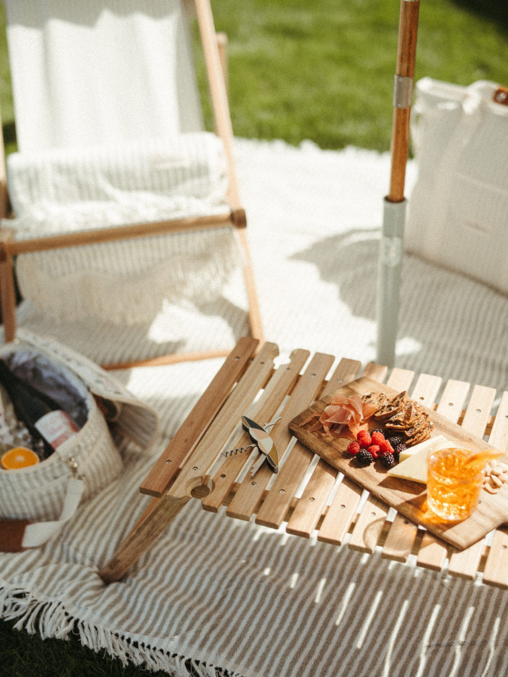 The Folding Picnic Table - Image 10