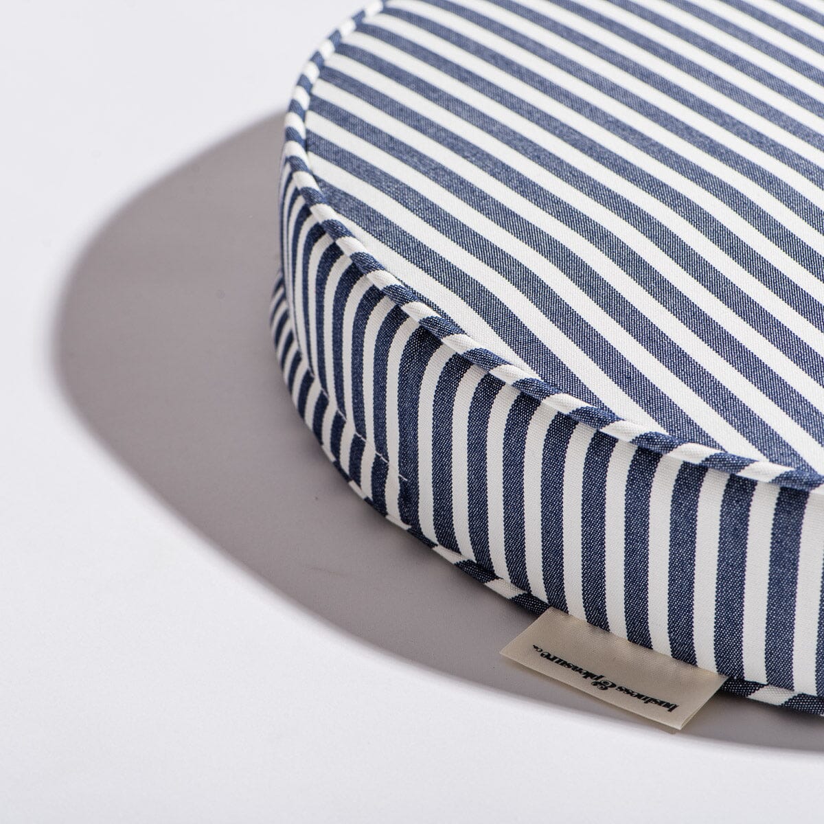The Circular Pillow - Image 4