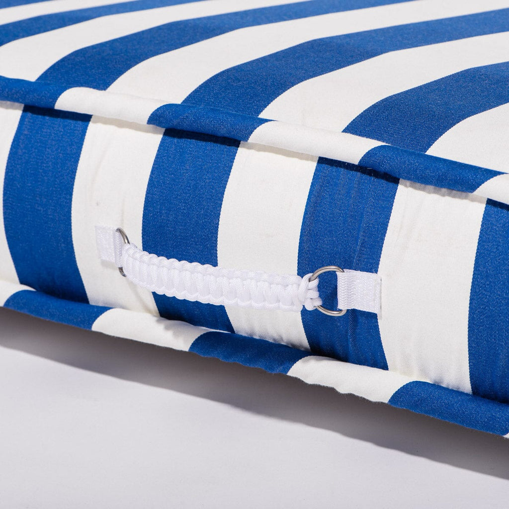 The Pool Lounger - Image 4