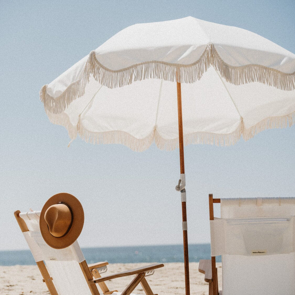 The Premium Beach Umbrella - Image 11