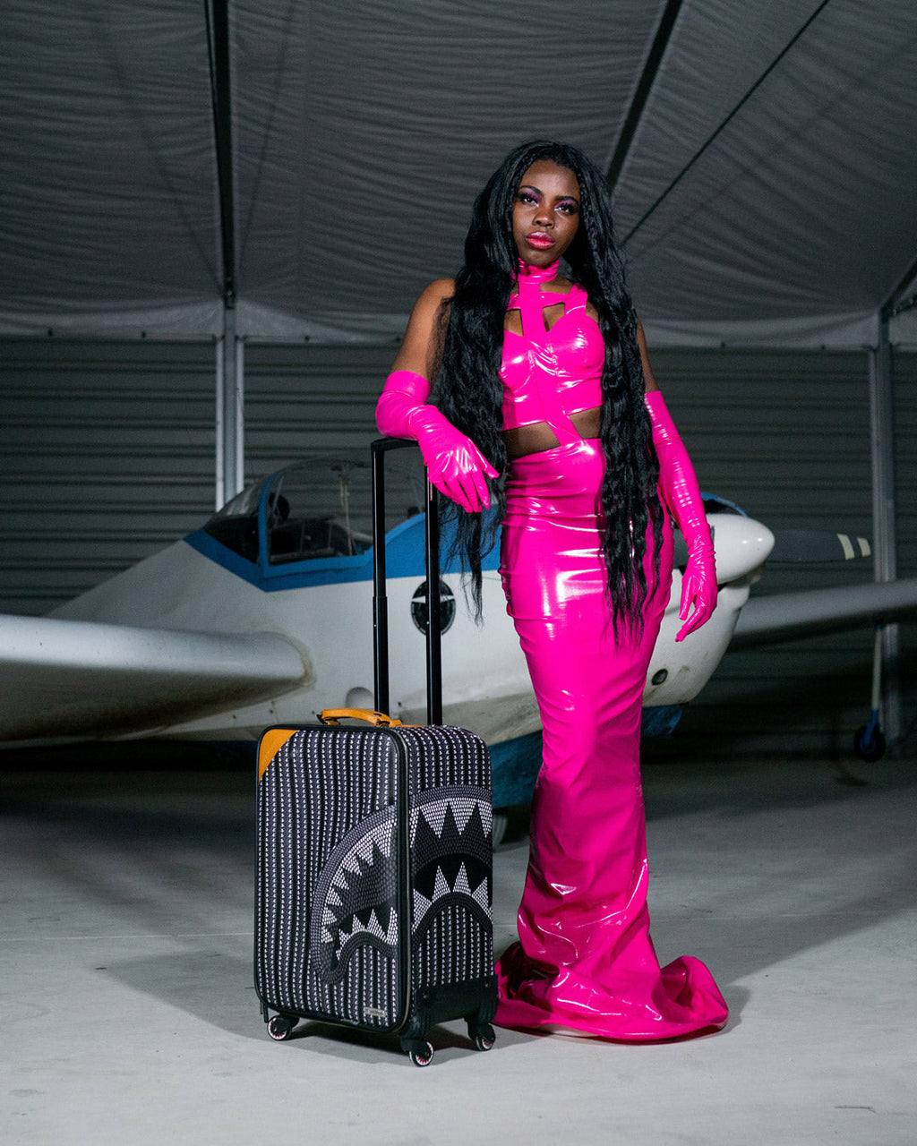 Illuchains Jetsetter Carry-On Luggage - Image 4