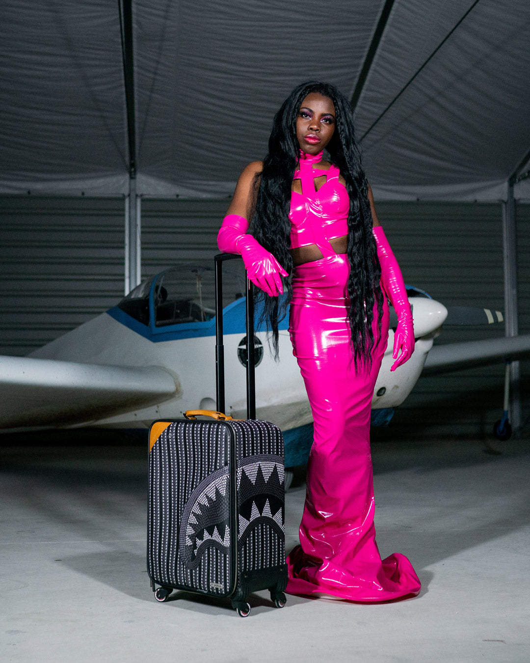 Illuchains Jetsetter Carry-On Luggage - Image 4