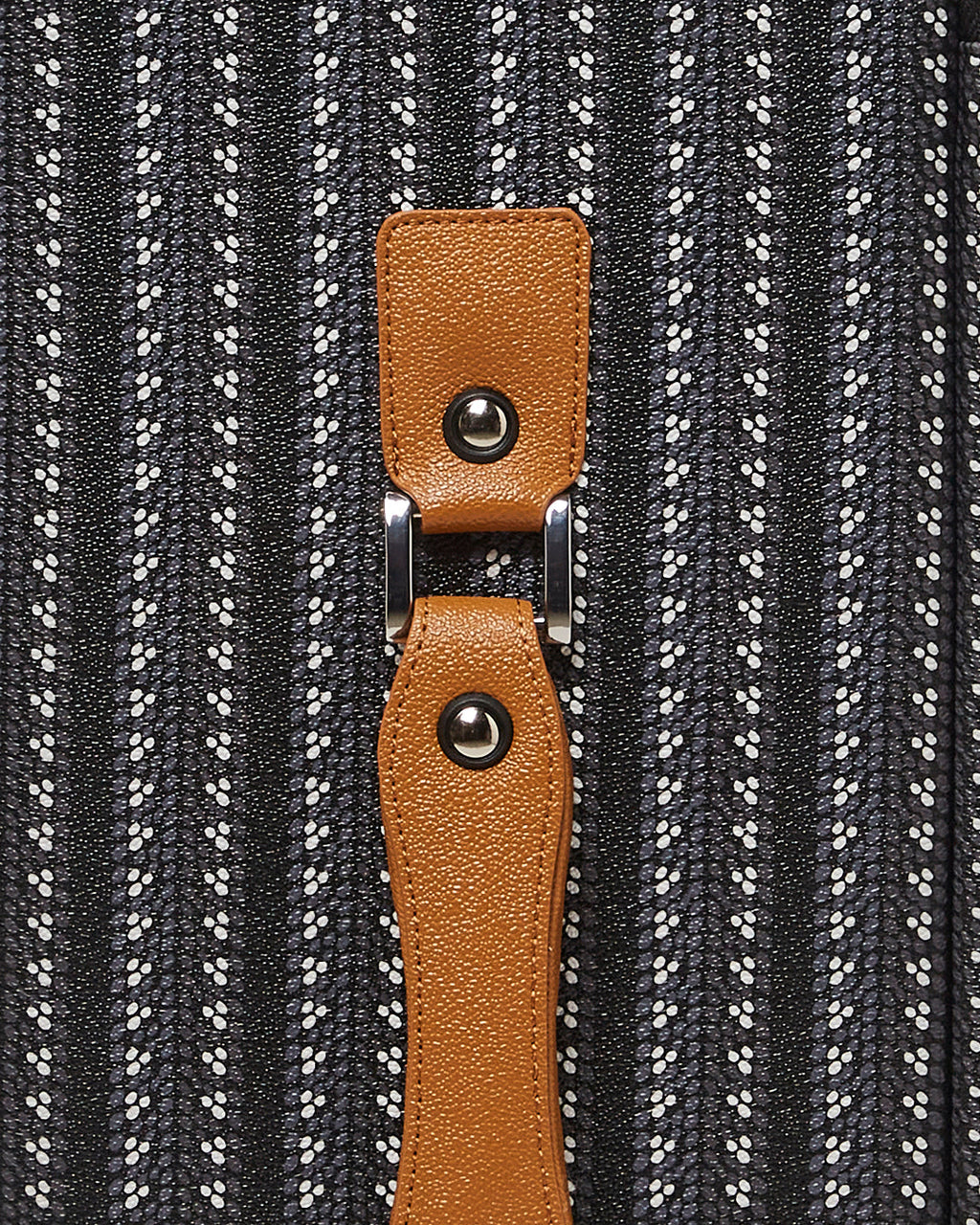 Illuchains Jetsetter Carry-On Luggage - Image 9
