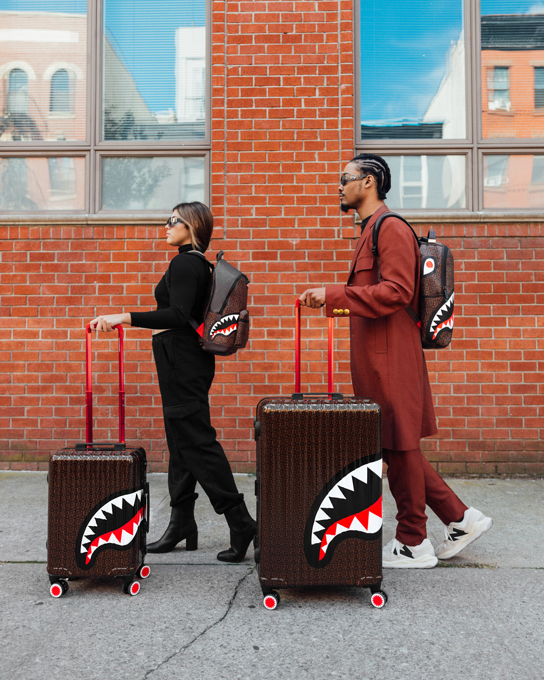 Frenzy Sharks Sharknautics Hardshell Full-Size Luggage - Image 2