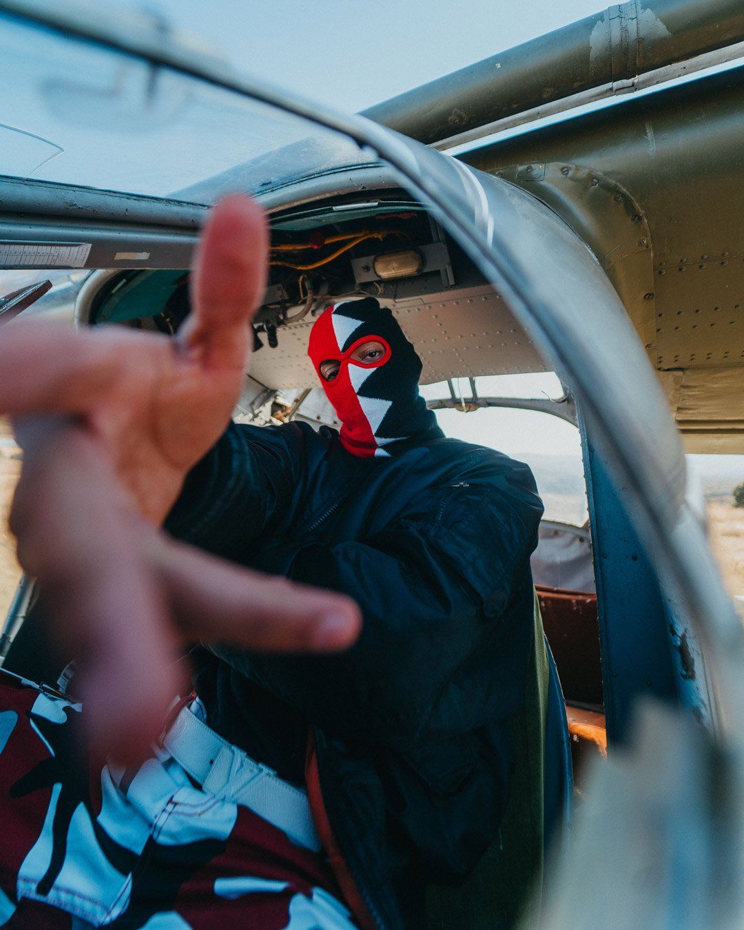 Vertical Shark Ski Mask - Image 4