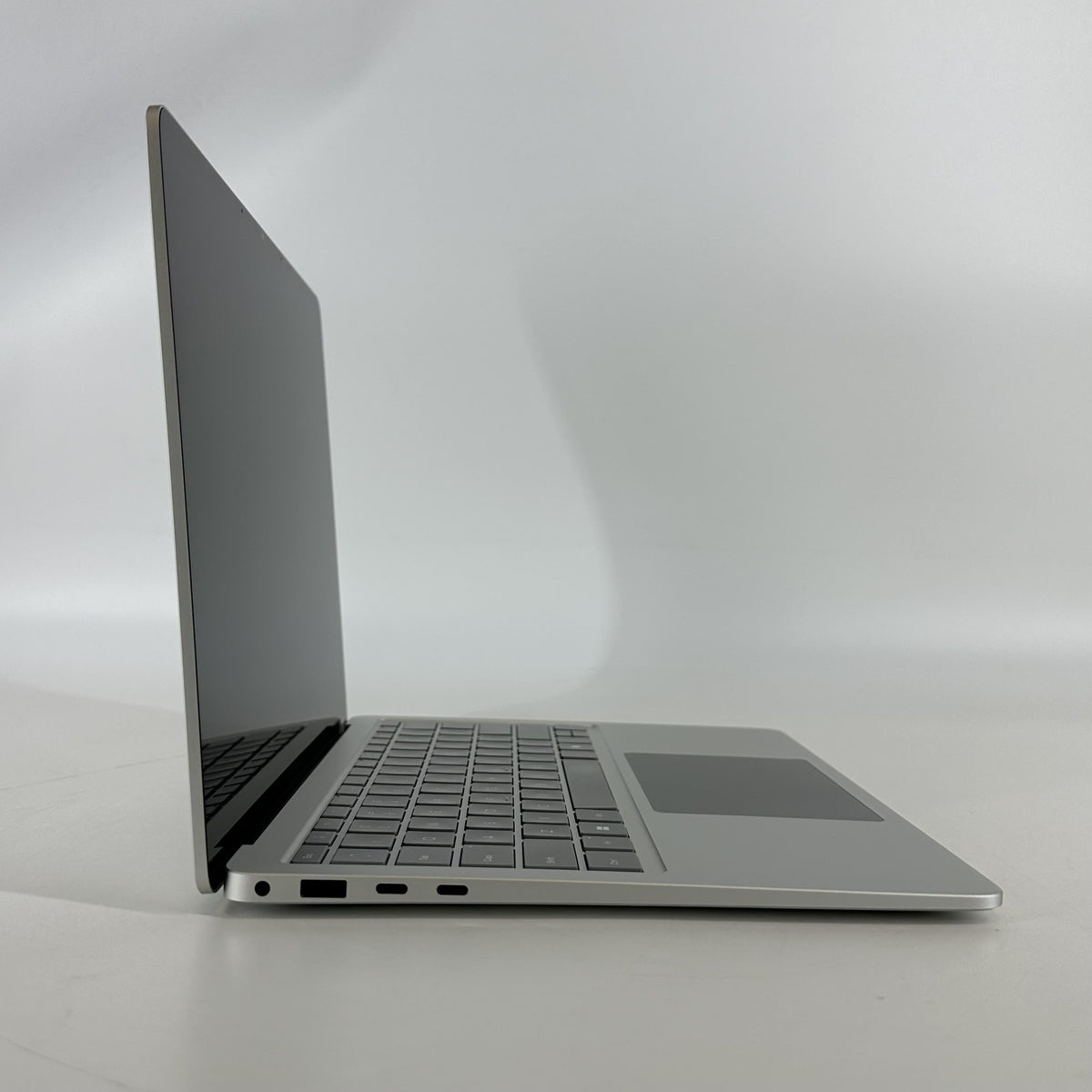 Microsoft Surface Laptop 7 13.8 Platinum WiFi 3.4 GHz Qualcomm Snapdragon X Elite 16GB RAM 1TB Solid State Drive - Image 3