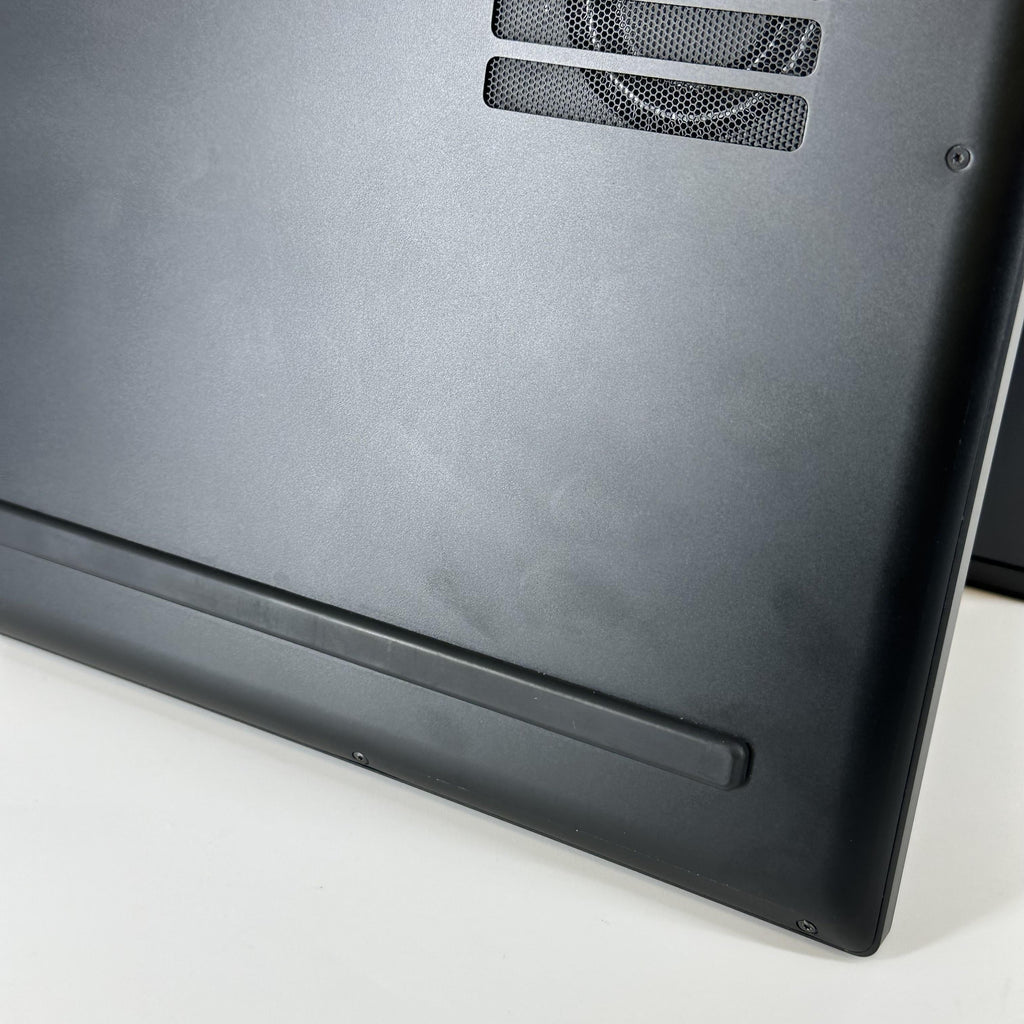 Razer Blade 15 Advanced 2021 Black 2.3 GHz Intel Core i7 11th Gen. 16GB RAM 1TB Solid State Drive NVIDIA GeForce - Image 9