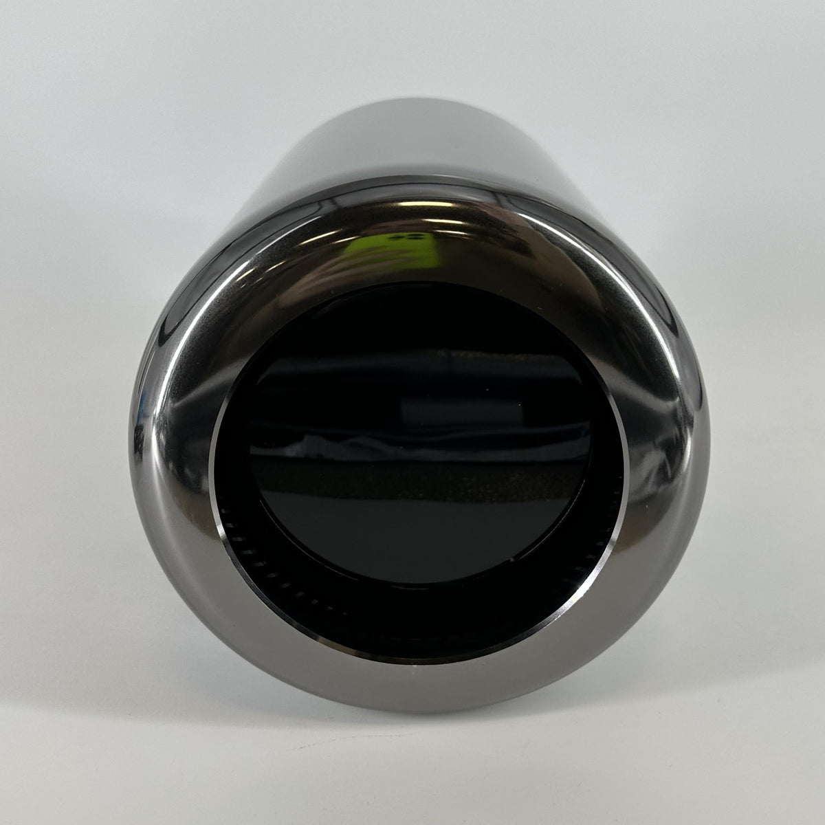 Apple Mac Pro Late 2013 Black 3.5 GHz 6-Core Intel Xeon E5 64GB RAM 512GB Solid State Drive AMD FirePro D500 3 GB - Image 6