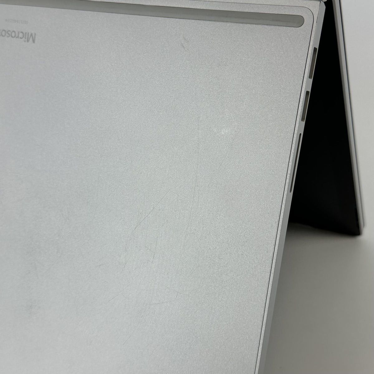Microsoft Surface Book 3 13.5 Silver 1.3 GHz Intel Core i7 10th Gen. 16GB RAM 256GB Solid State Drive - Image 13