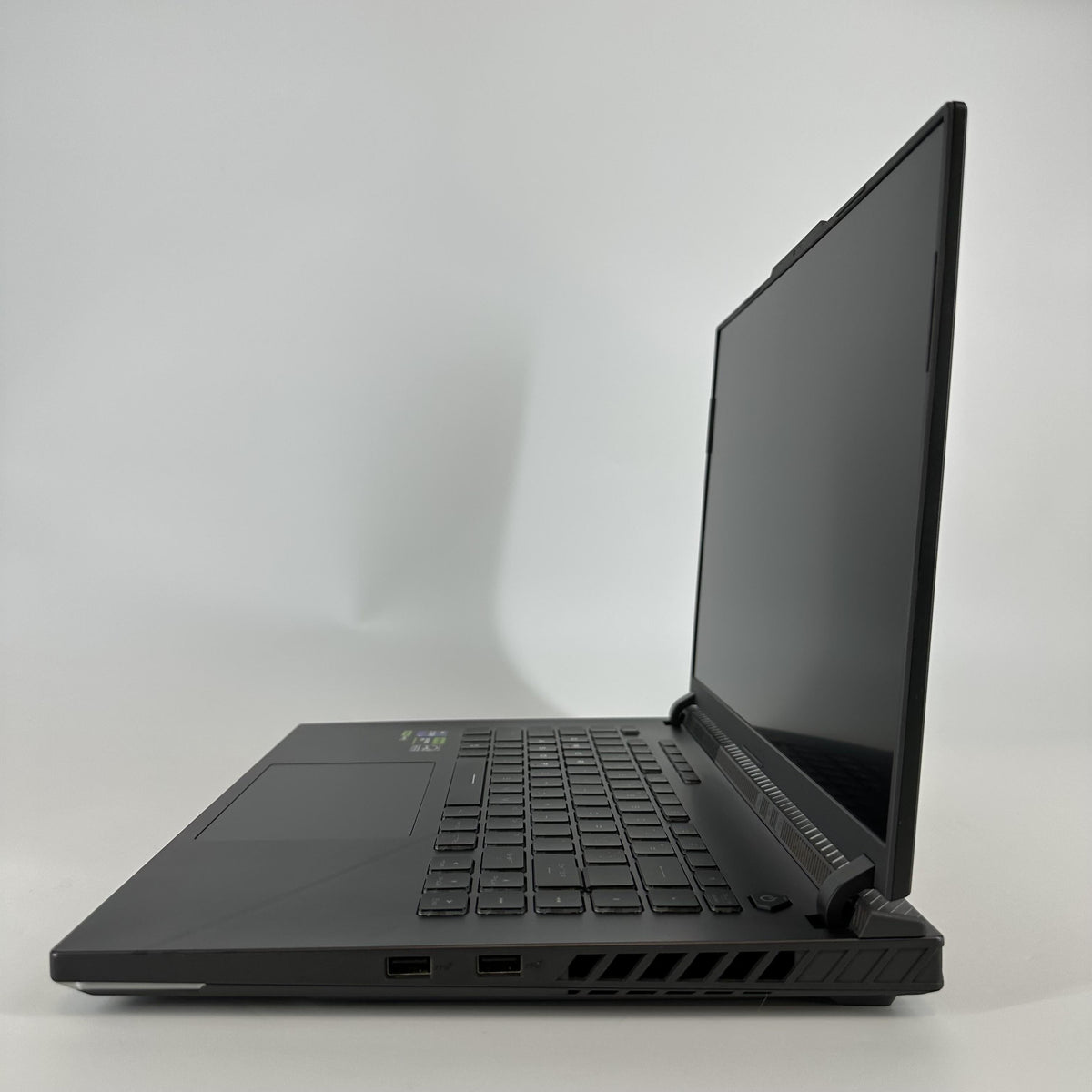 Asus ROG Strix G16 G614 16 Black 2.2 GHz Intel Core i9 14th Gen. 32GB RAM 1TB Solid State Drive NVIDIA GeForce RTX - Image 4