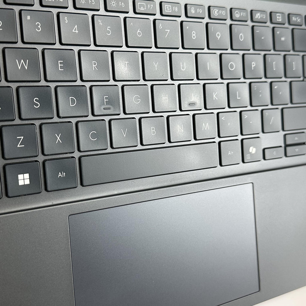 Asus Zenbook Duo 14 Gray 2.9 GHz Intel Core Ultra 9 Series 2 32GB RAM 2TB Solid State Drive - Image 6