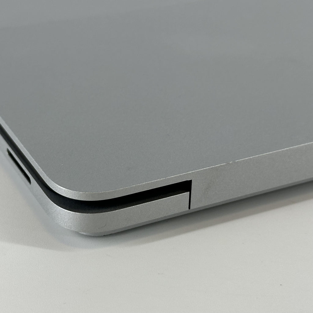 Microsoft Surface Laptop Studio 14.4 Silver 3.3 GHz Intel Core i7 11th Gen. 32GB RAM 2TB Solid State Drive NVIDIA - Image 9