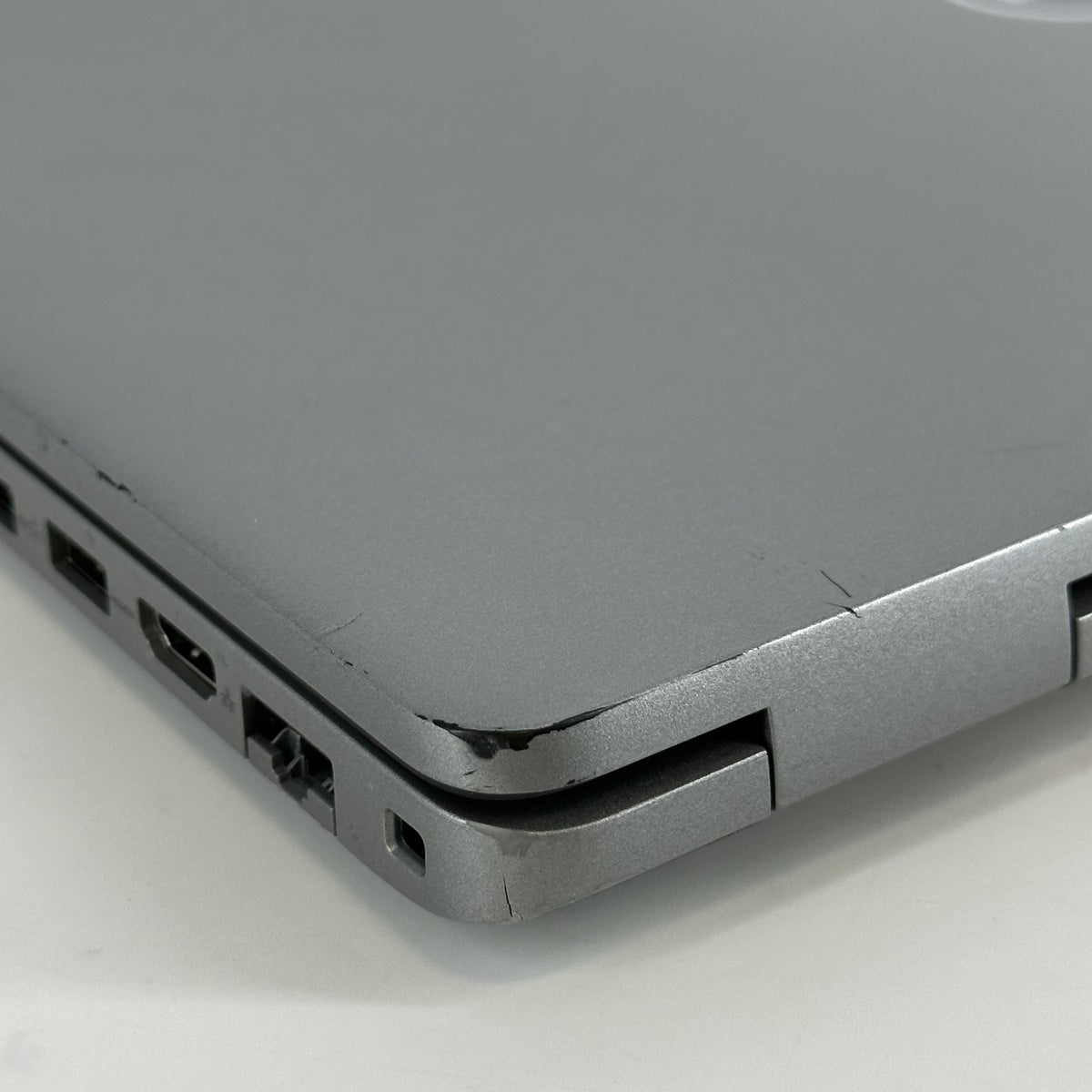 Dell Latitude 5540 15.6 Gray 1.7 GHz Intel Core i7 13th Gen. 32GB RAM 512GB Solid State Drive - Image 15