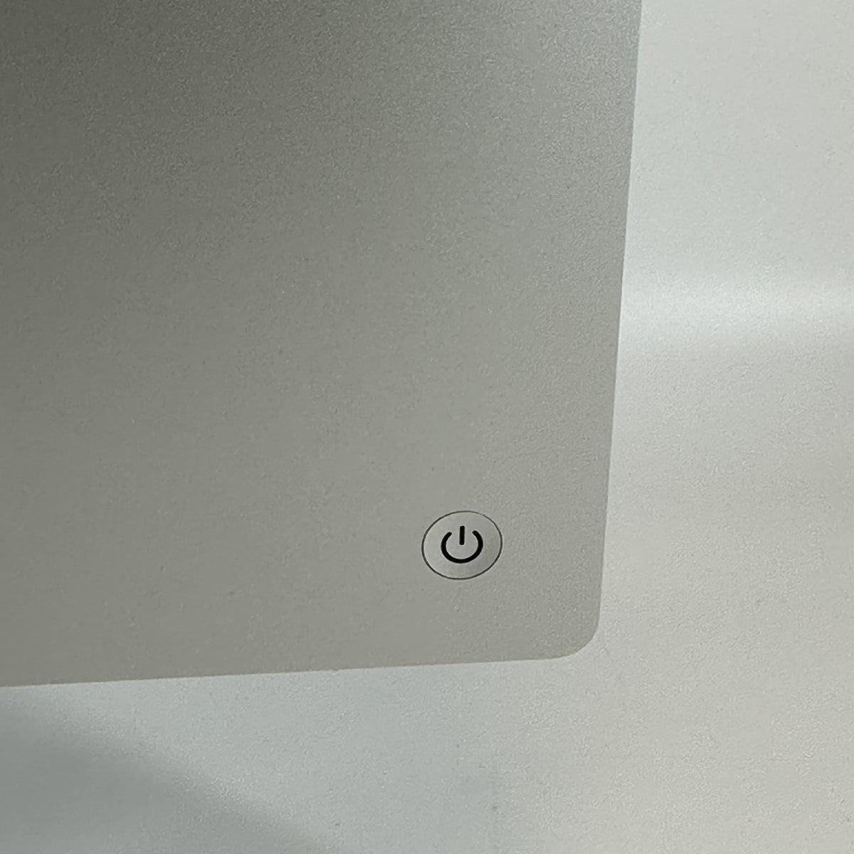 Apple iMac 24 2023 Silver 4.06 GHz M3 8-Core CPU 8GB Unified Memory 512GB Solid State Drive 10-Core GPU - Image 6