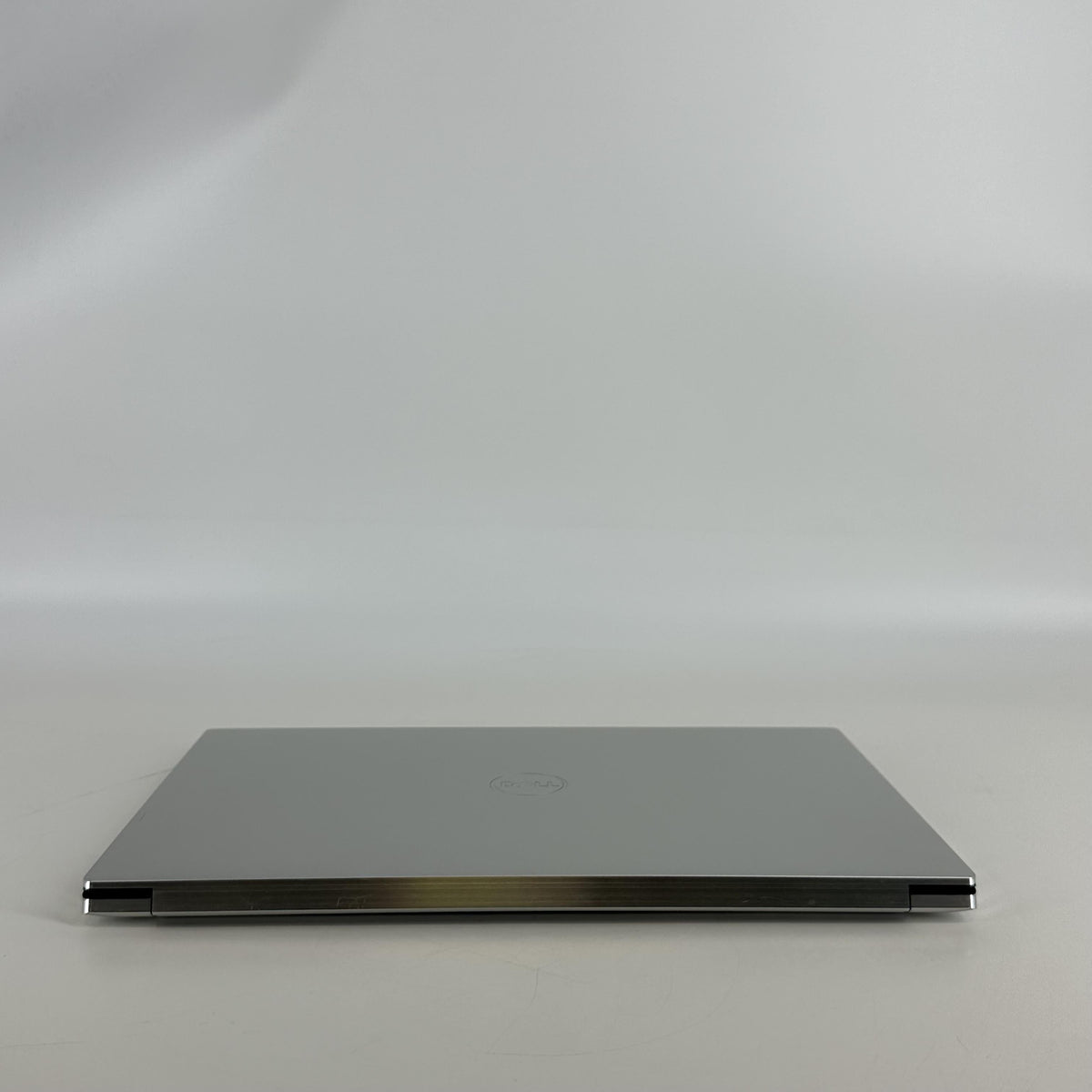 Dell XPS 15 9520 Silver 2.5 GHz Intel Core i9 12th Gen. 32GB RAM 1TB Solid State Drive NVIDIA GeForce RTX 3050 Ti 4 - Image 7
