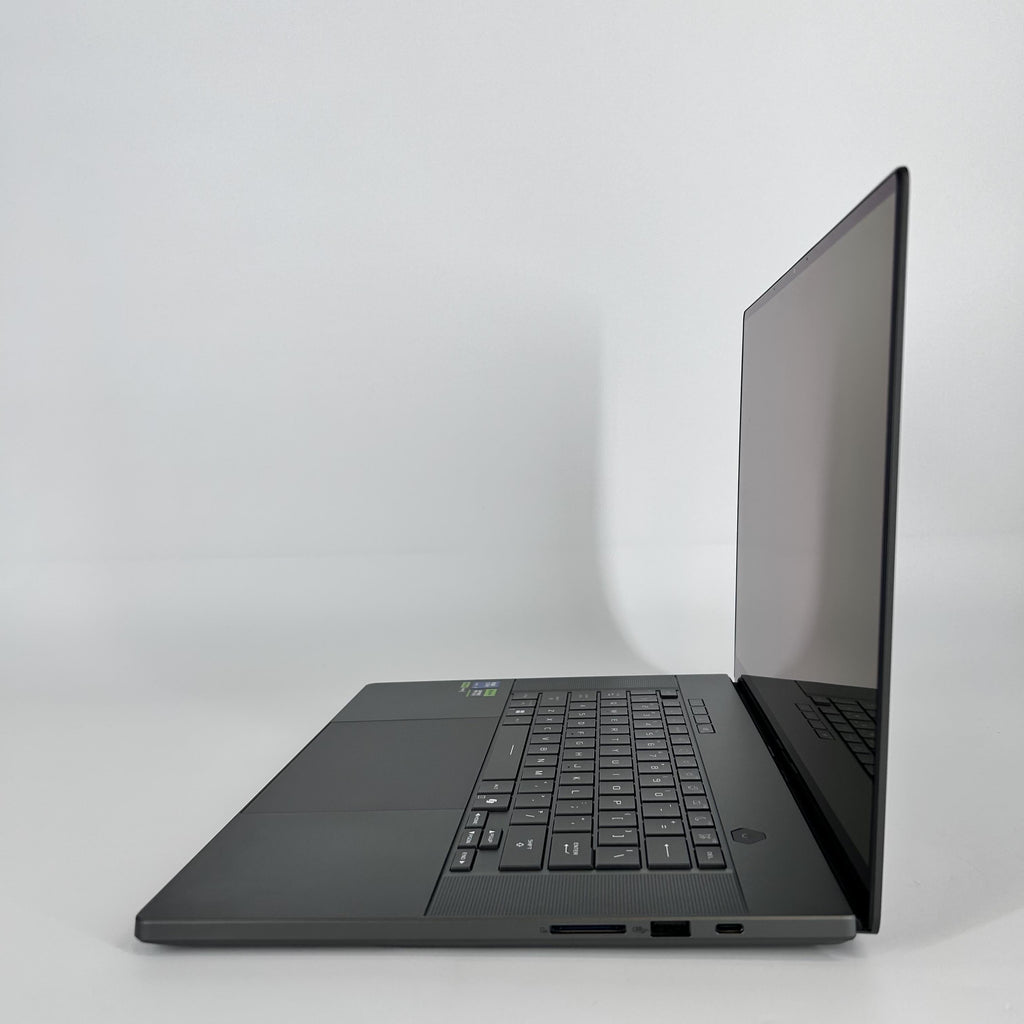 Asus ROG Zephyrus G16 GU605 16 Black 2.9 GHz Intel Core Ultra 9 Series 2 32GB RAM 2TB Solid State Drive NVIDIA - Image 4
