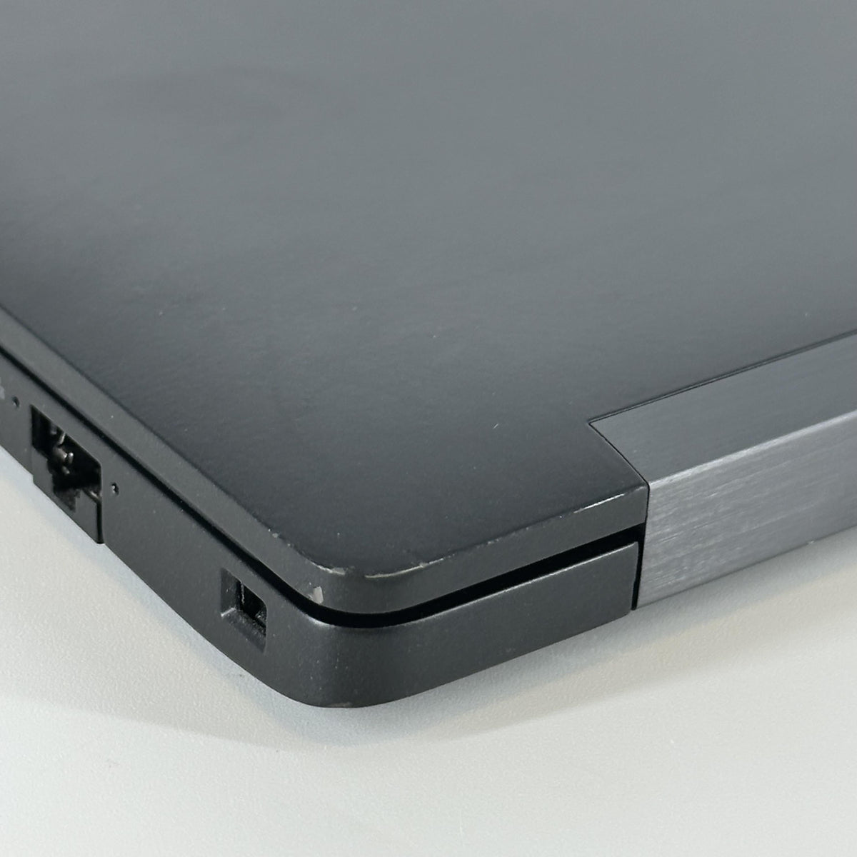 Dell Latitude 7490 14 Black 1.9 GHz Intel Core i7 8th Gen. 16GB RAM 512GB Solid State Drive - Image 17