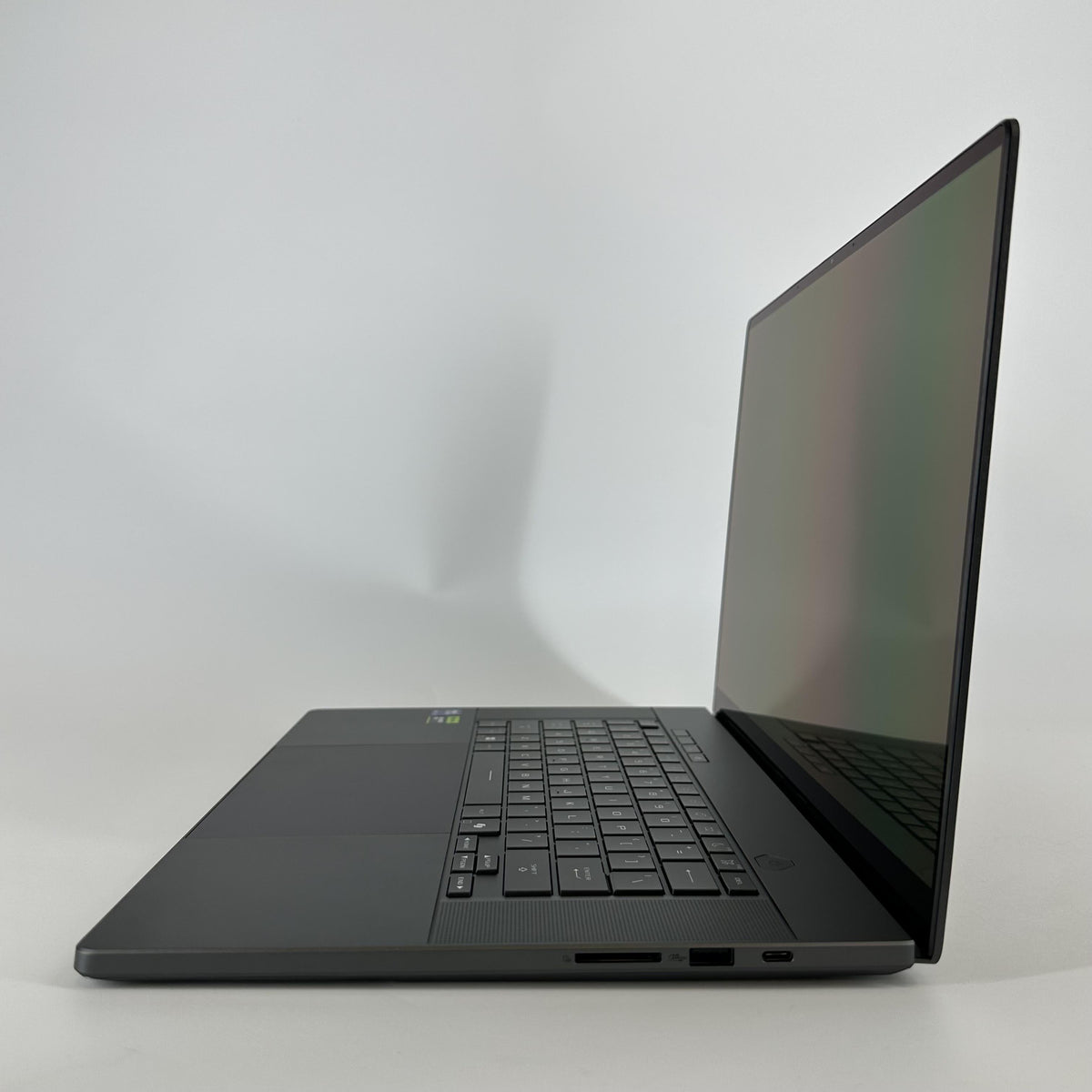 Asus ROG Zephyrus G16 GU605 16 Black 2.9 GHz Intel Core Ultra 9 Series 2 32GB RAM 2TB Solid State Drive NVIDIA - Image 14
