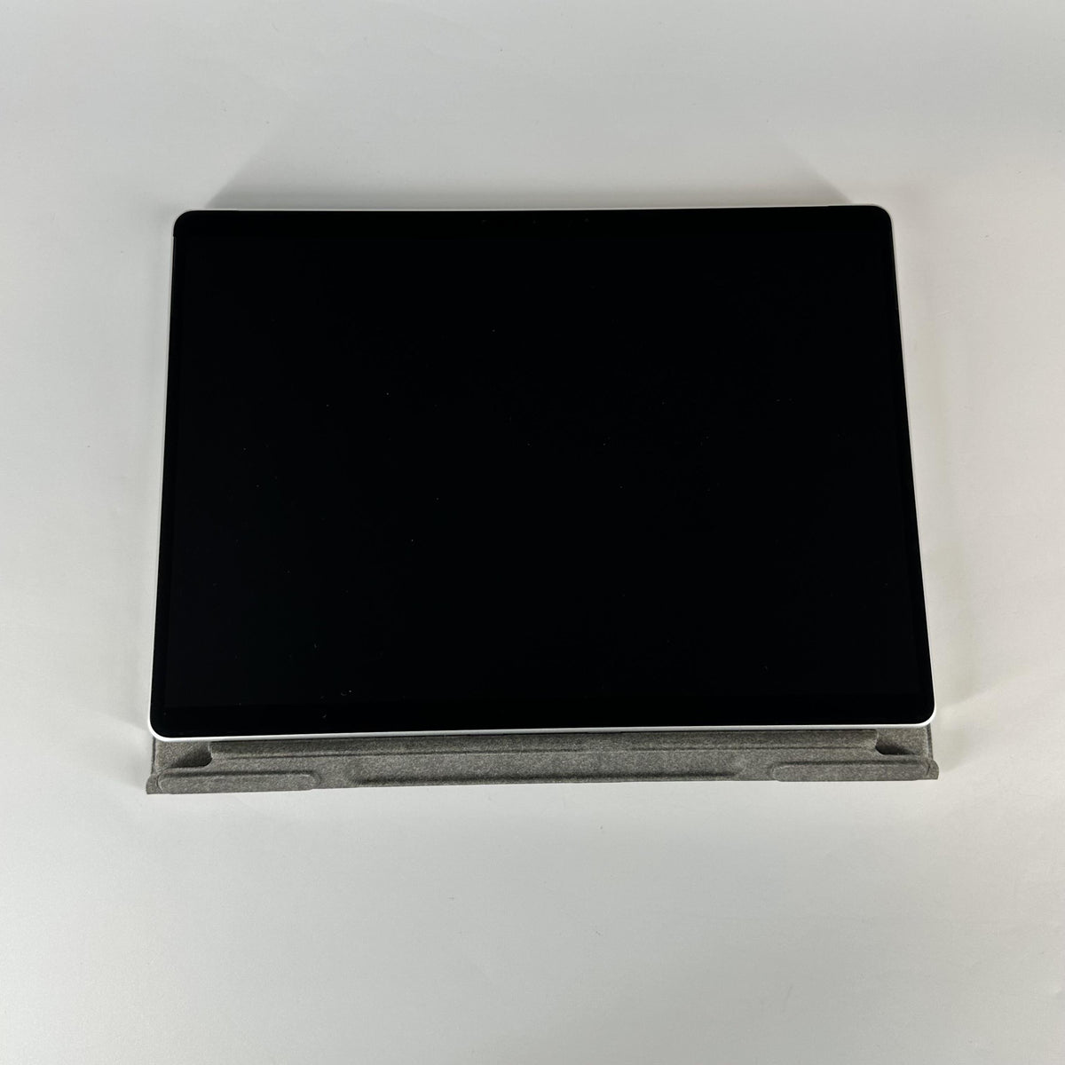 Microsoft Surface Pro 8 13 Silver WiFi 3.0 GHz Intel Core i7 11th Gen. 16GB RAM 512GB Solid State Drive - Image 2