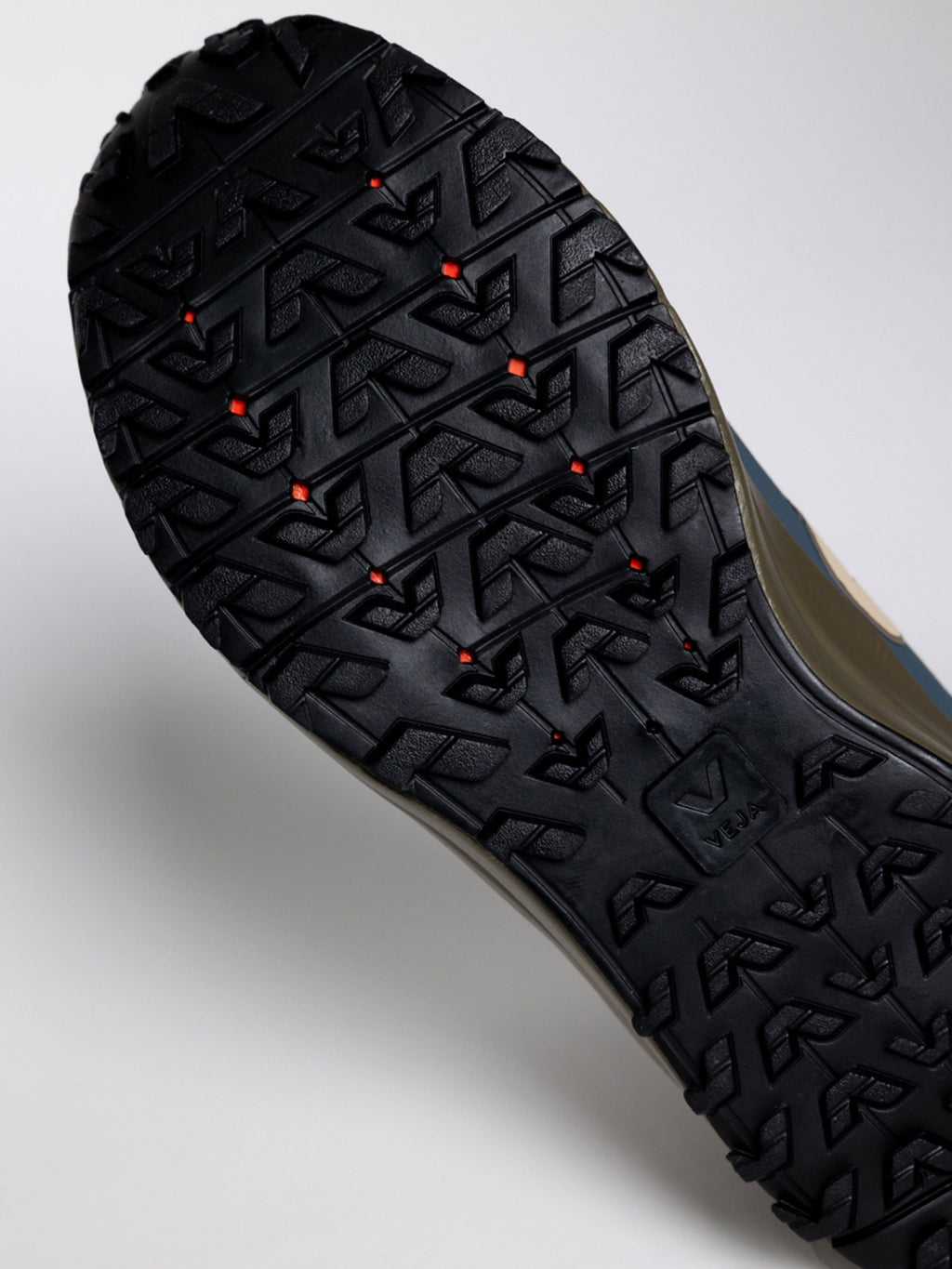 VEJA + Finisterre Fitz Roy Trail Shoe - Image 7